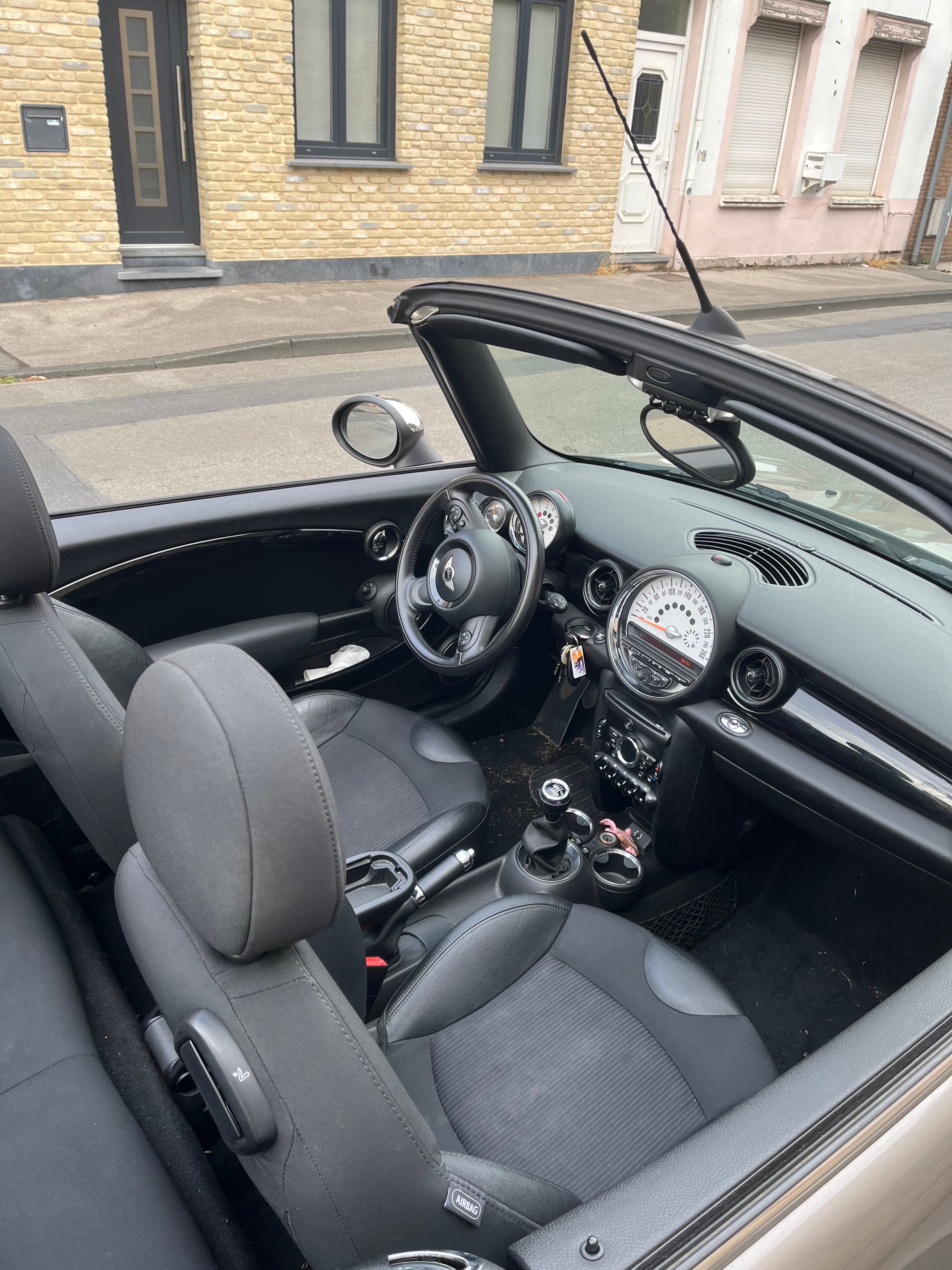 Mini Cooper avec Autoradio