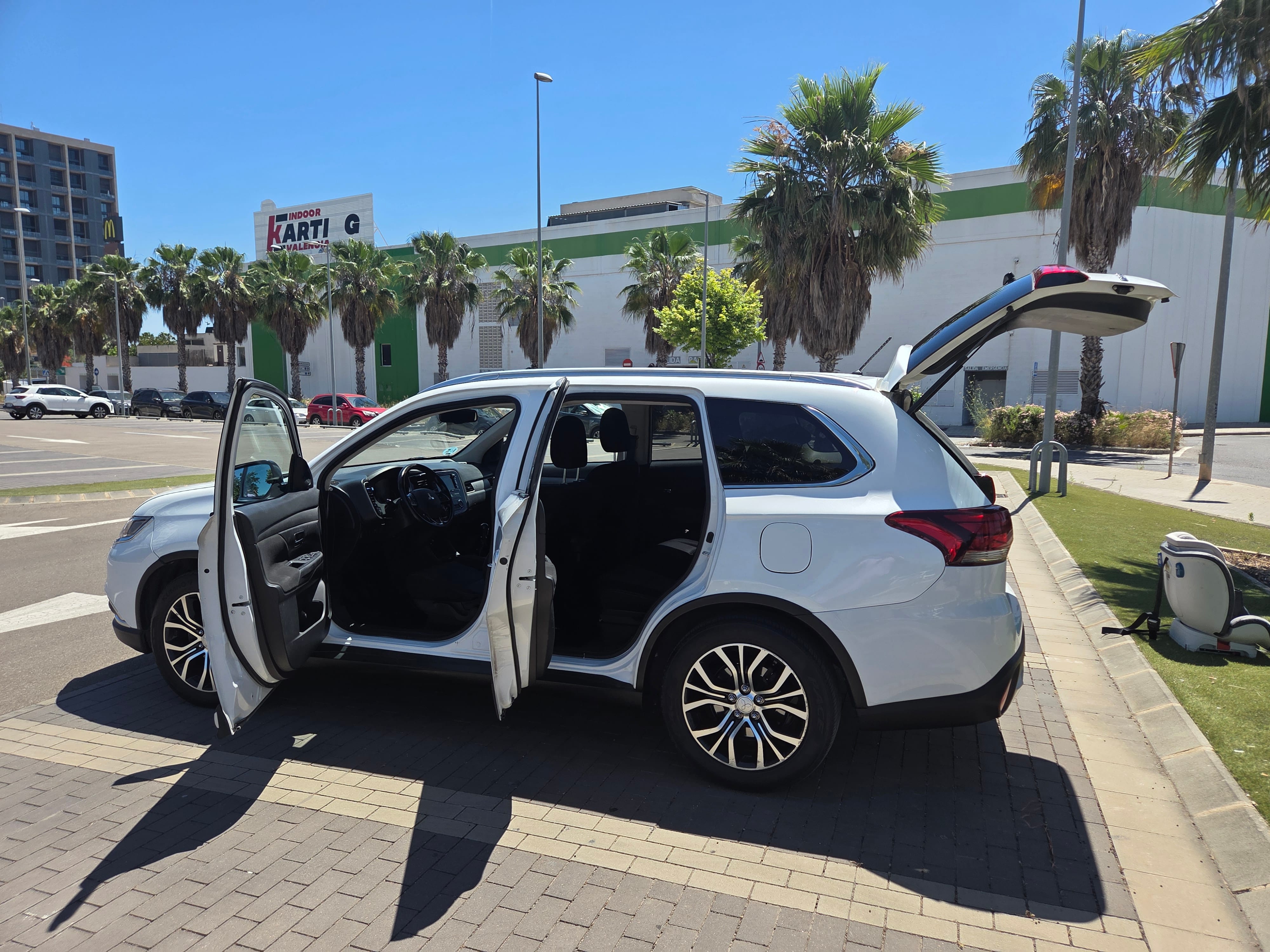 Mitsubishi Outlander Sport LE