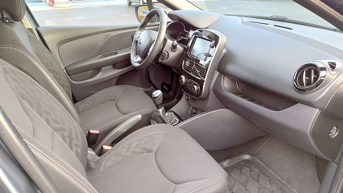 Renault Clio Estate with Cruise control