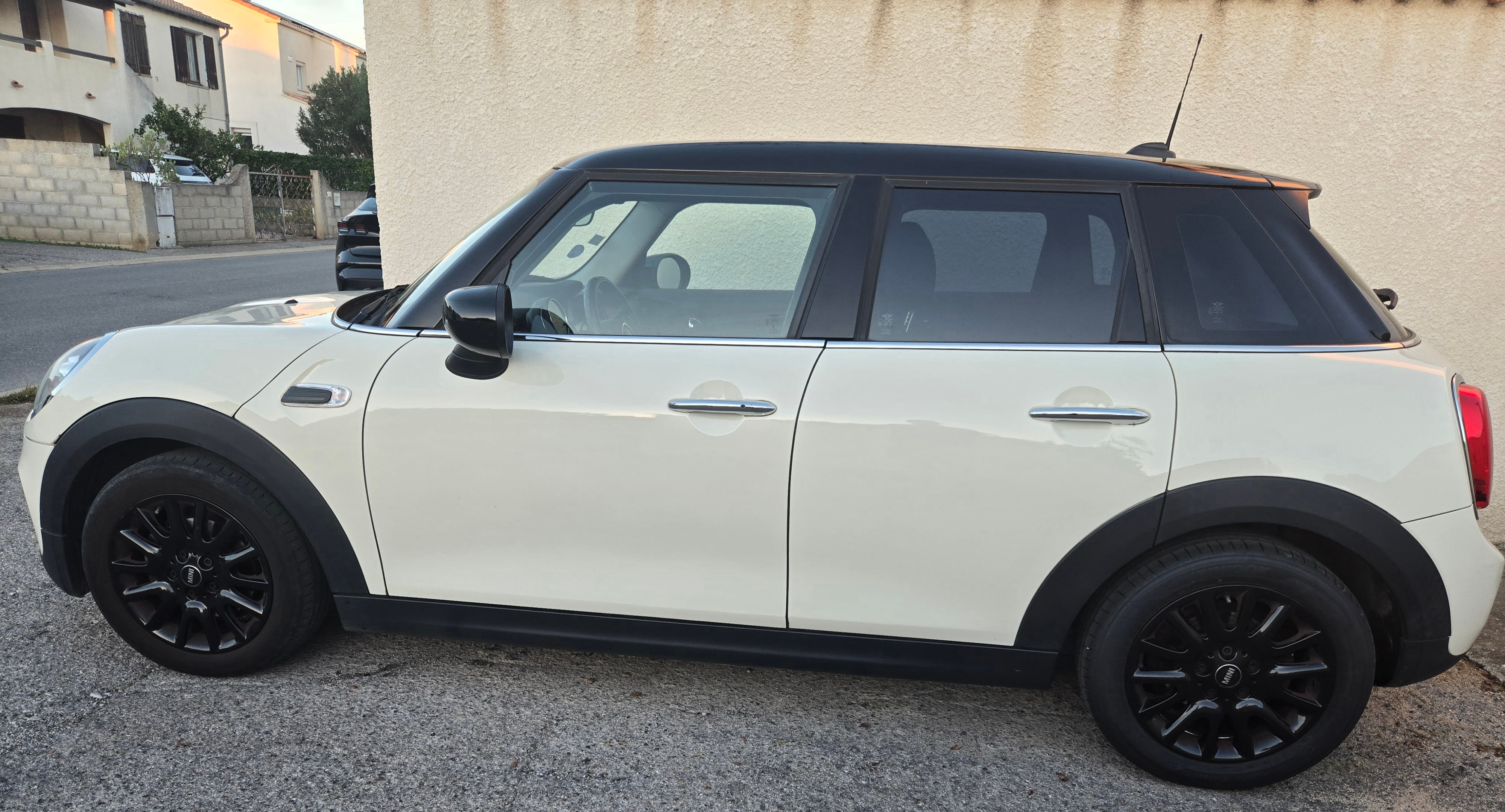 Mini Cooper 5 portes avec Climatisation