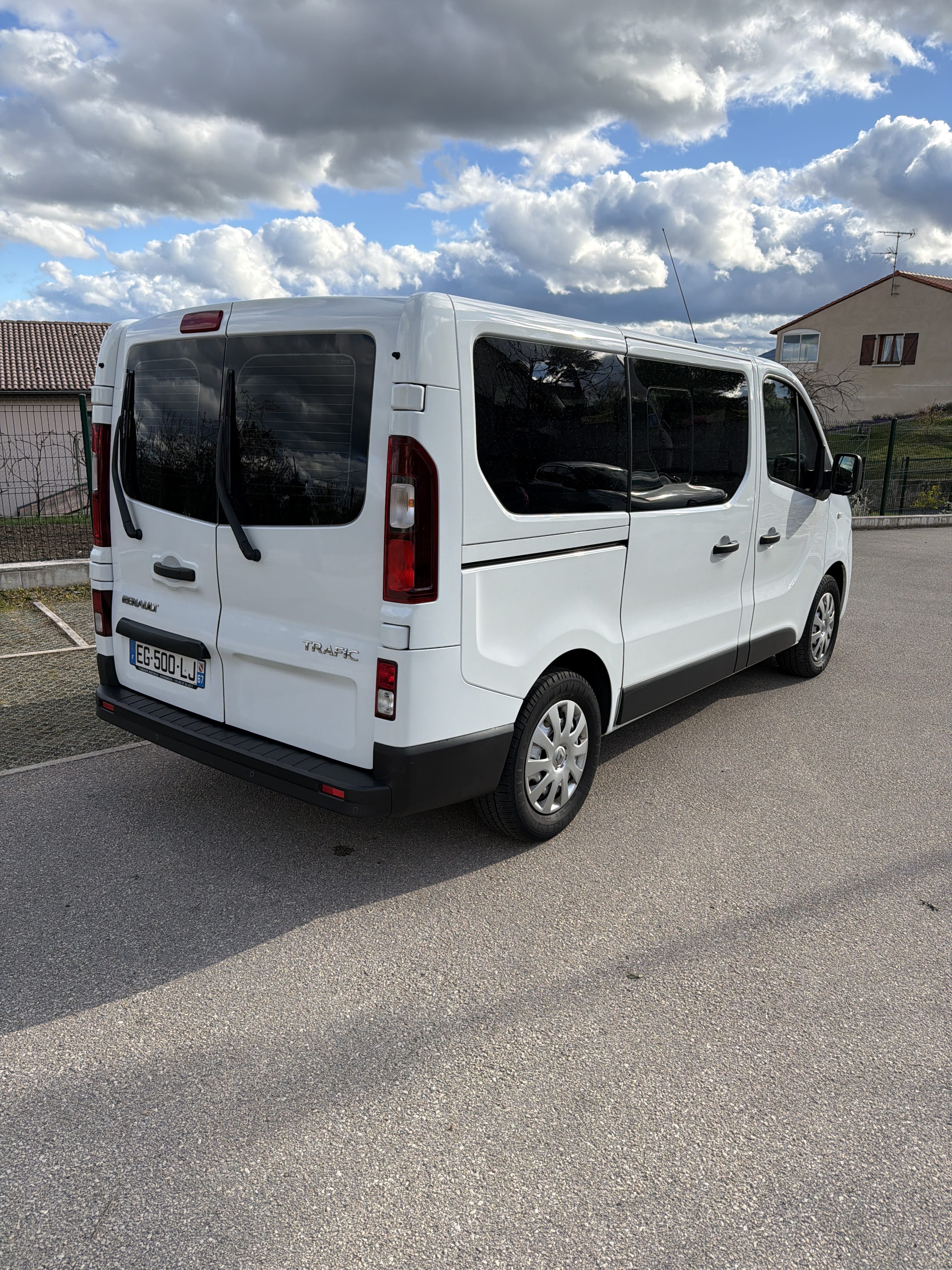 Renault Trafic Passenger avec Autoradio