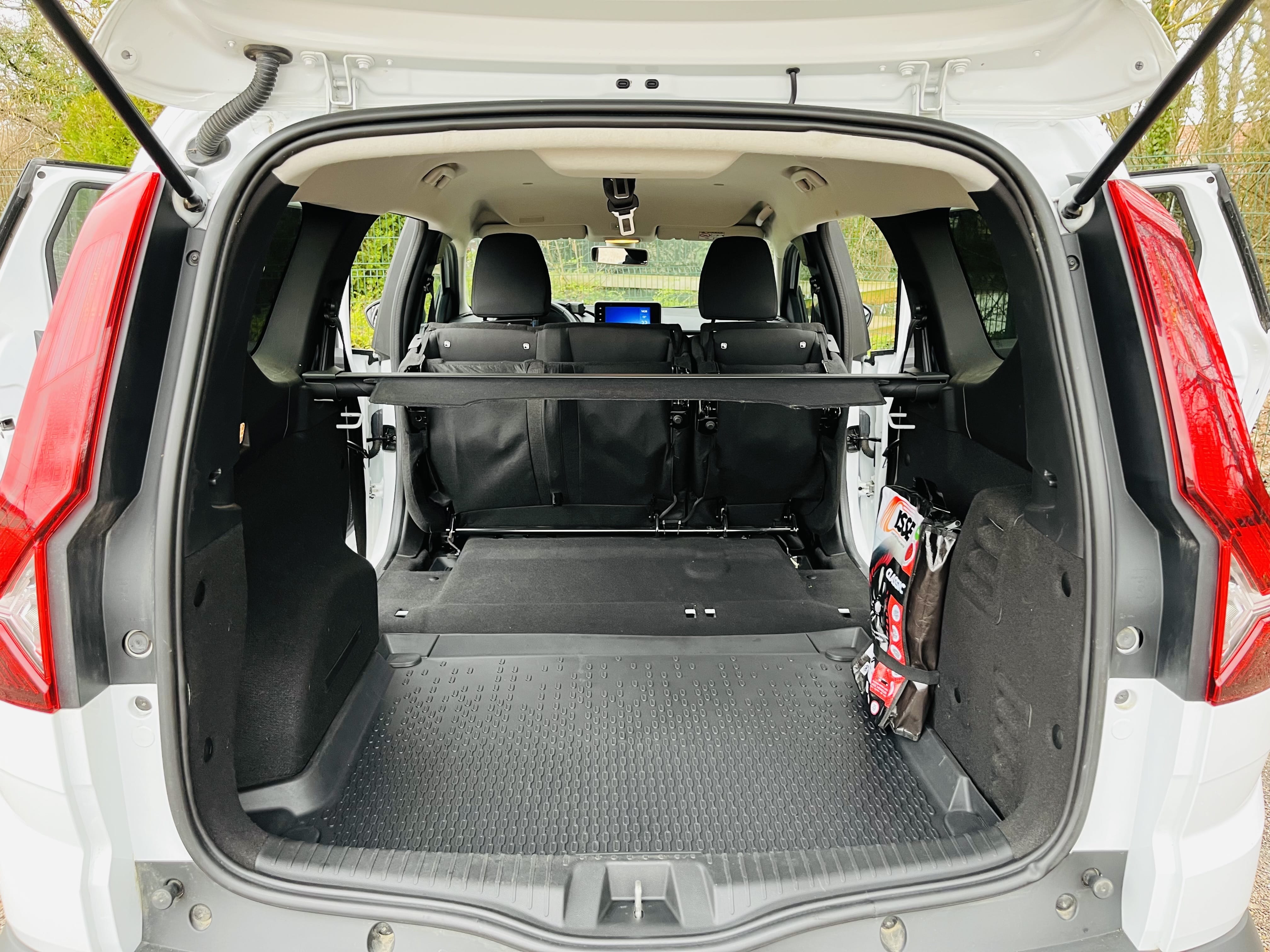 Dacia Jogger à 400m de la Gare avec Apple CarPlay