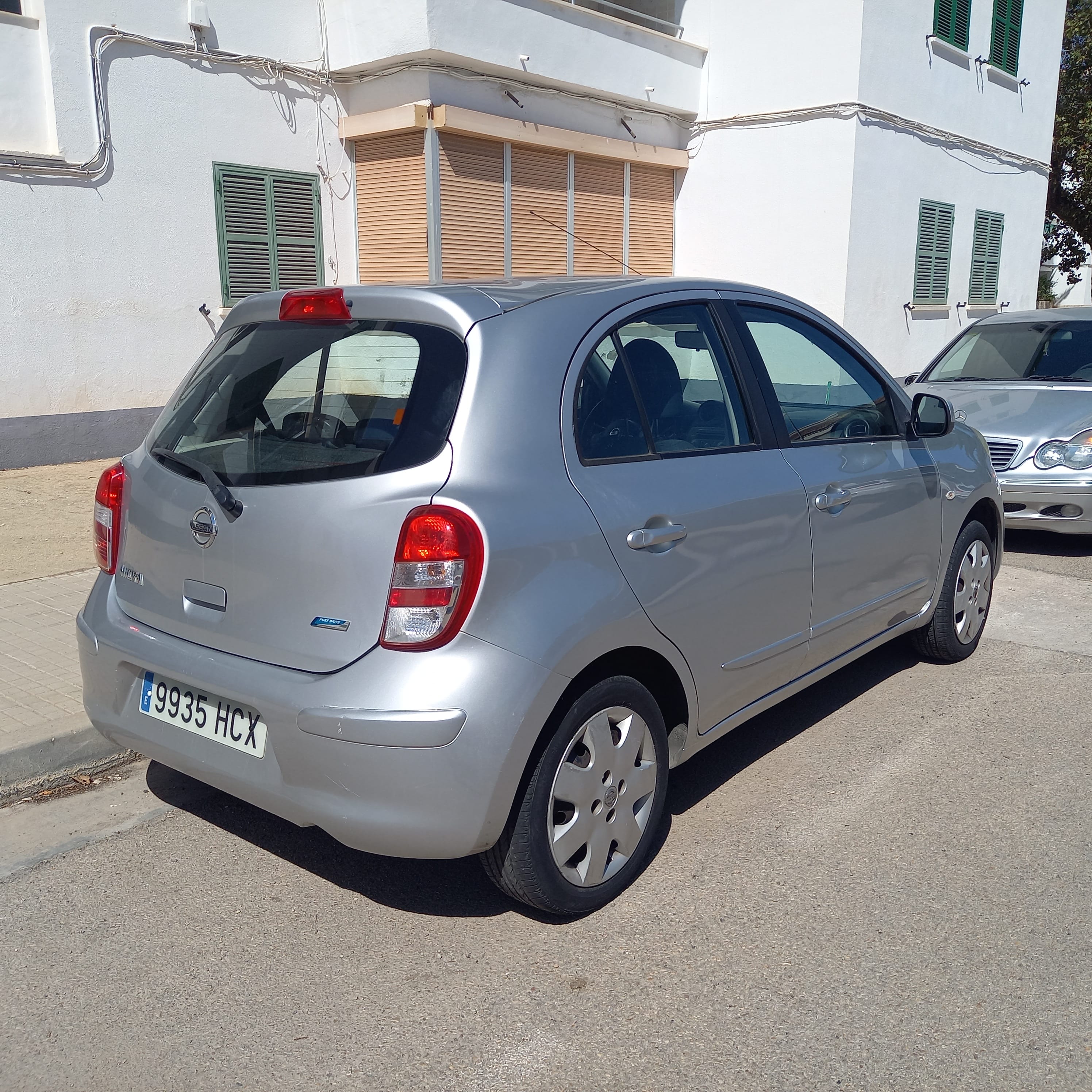Nissan Micra 1.3,  servicio aeropuerto gratis con Control de velocidad