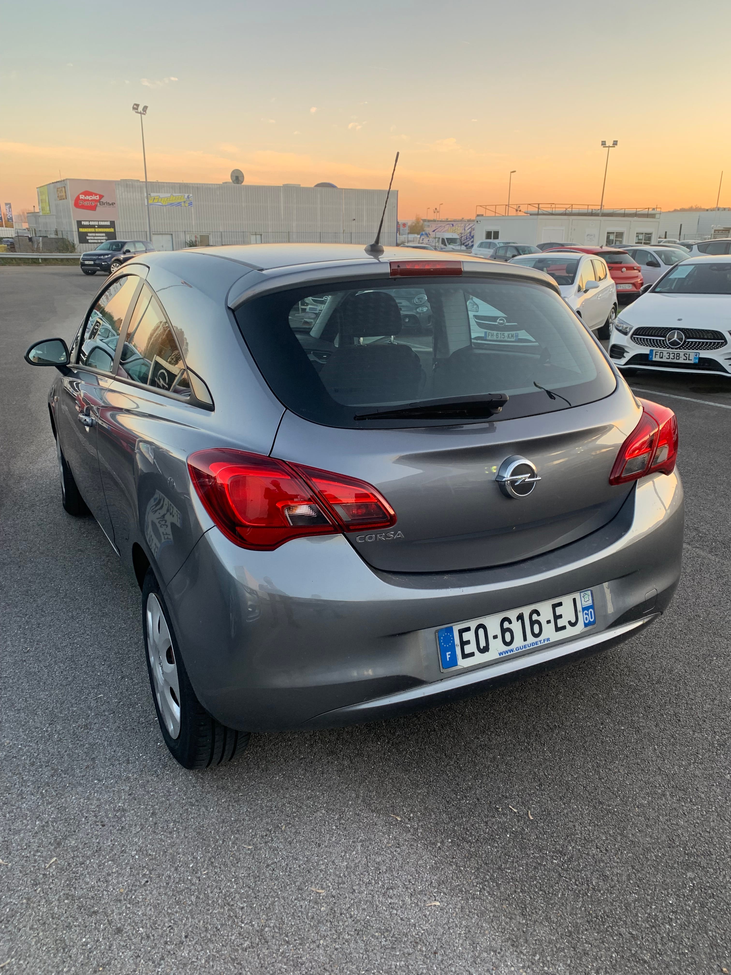 Opel Corsa avec Régulateur de vitesse