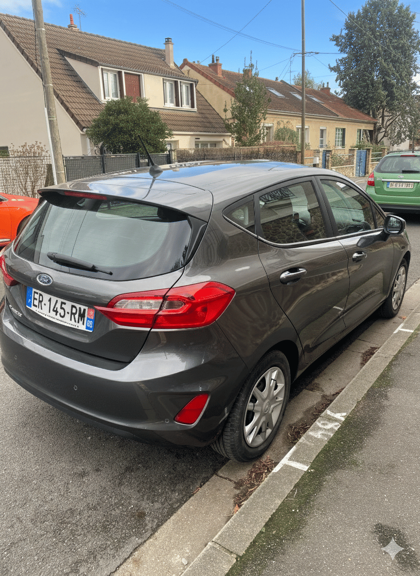Ford Fiesta avec GPS