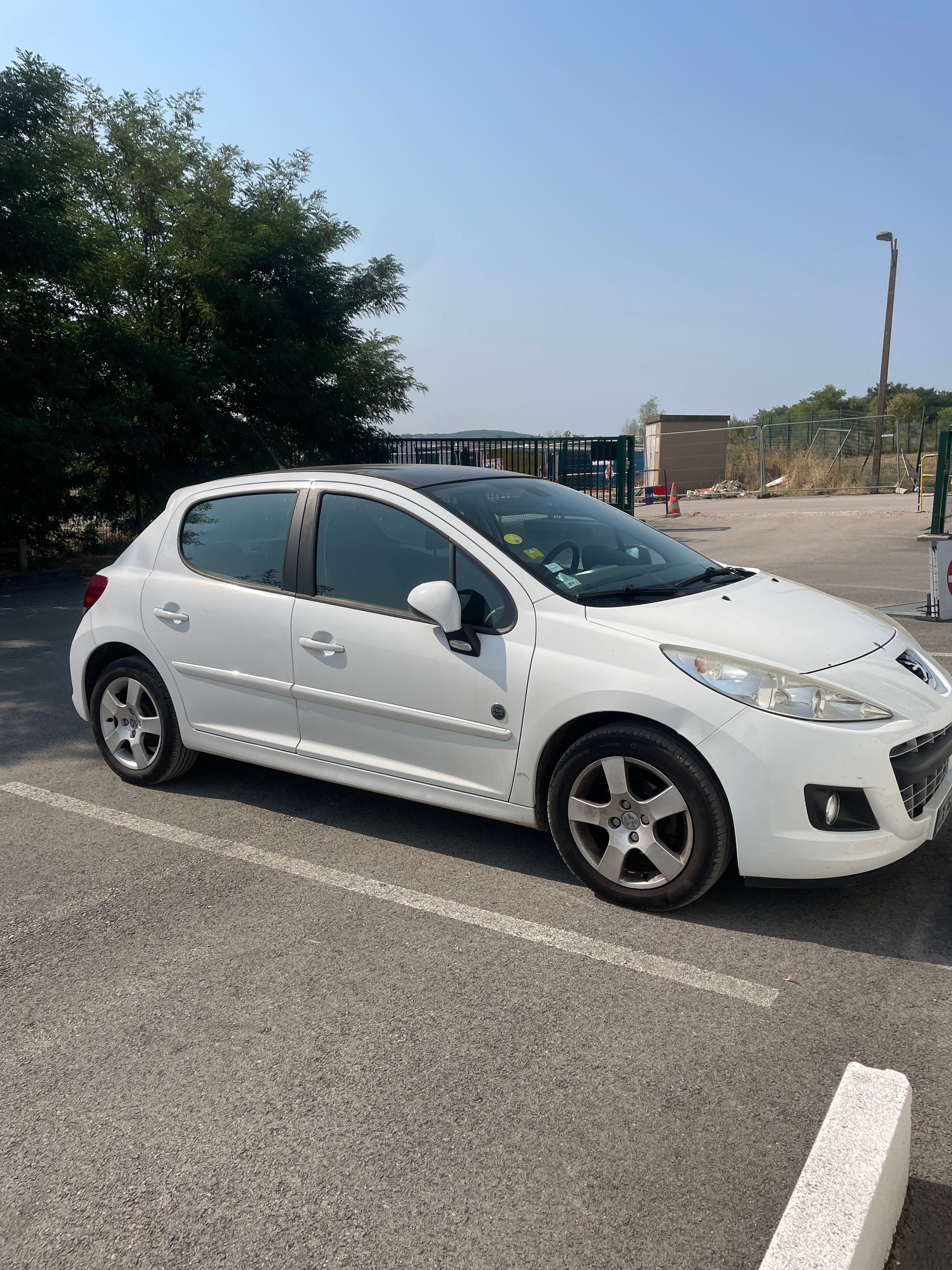 Peugeot 207 avec Climatisation