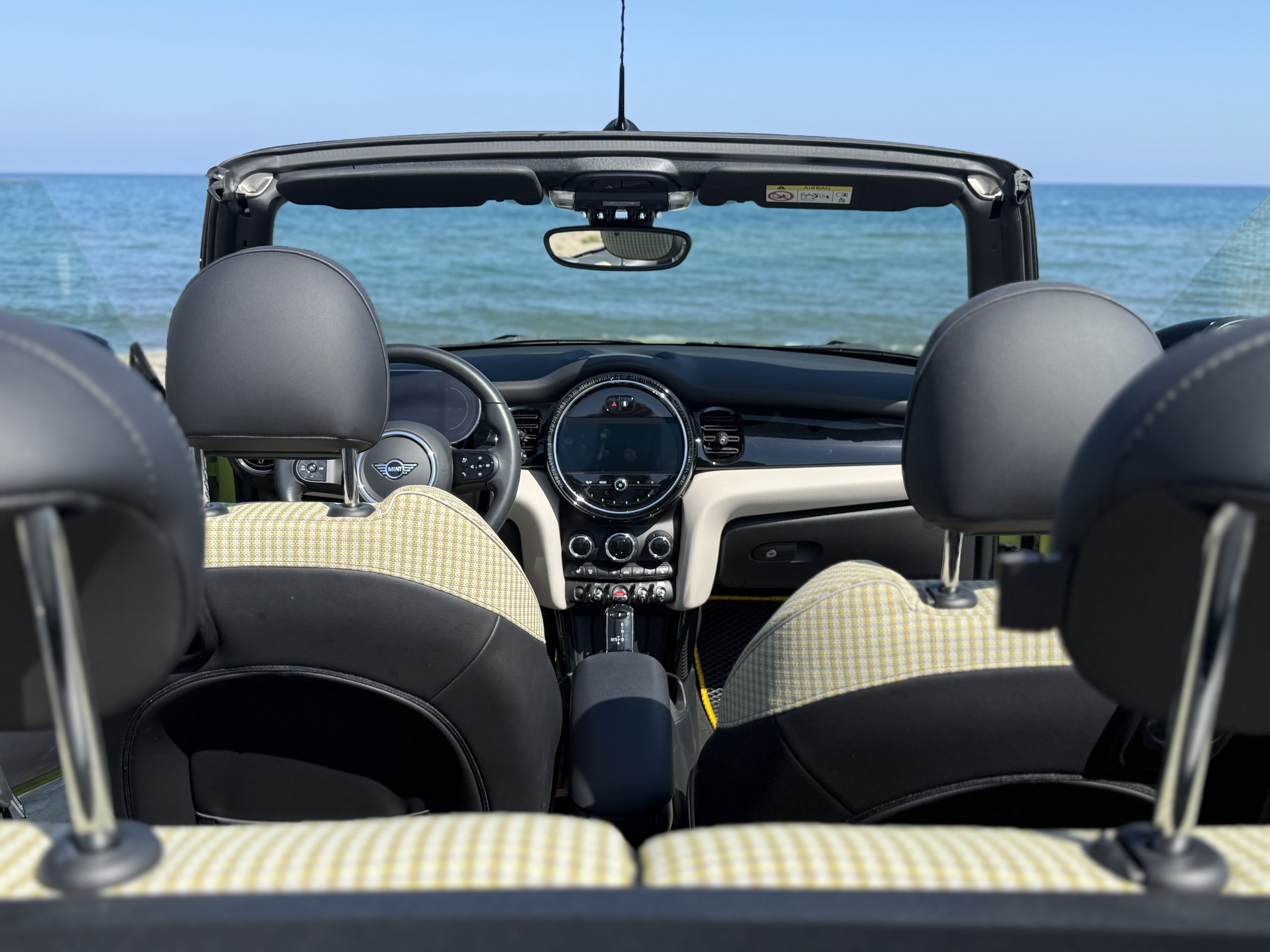Mini Cooper Convertible F57 avec Siège bébé