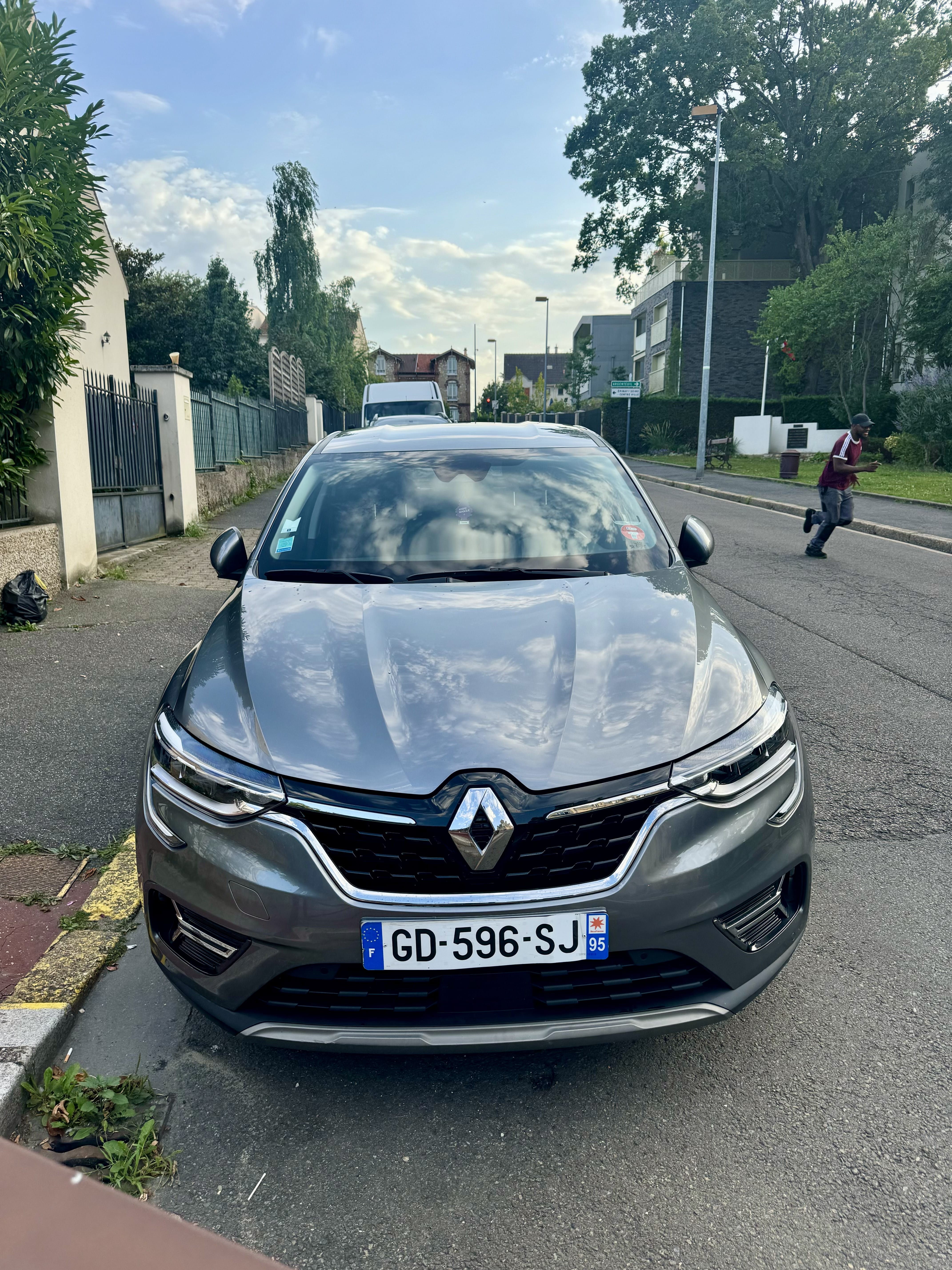 Renault Arkana Business, 2021, Essence 98 / Électrique (hybride), automatique