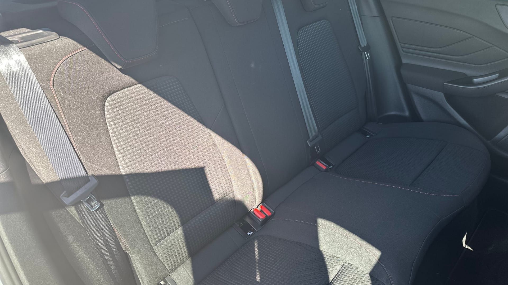 Ford Focus ST Line AUTO | Hybride 5.4L | GARE ST-JEAN (750m) avec Apple CarPlay