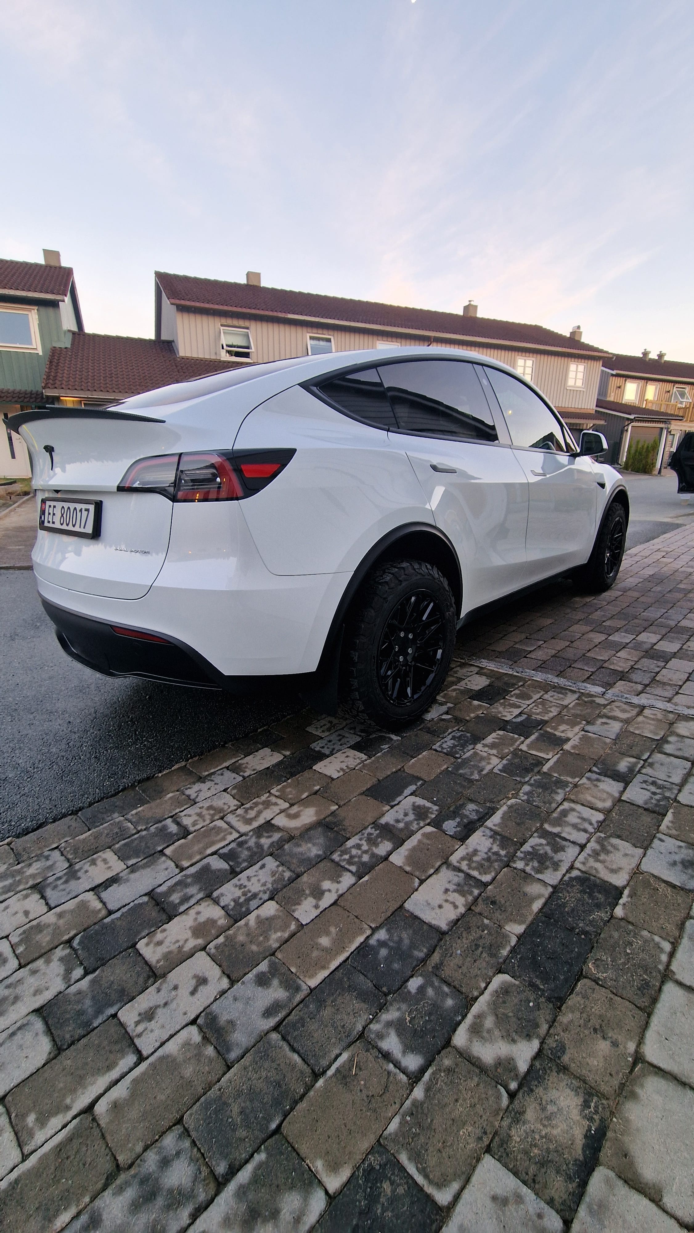 Tesla Model Y Long Range med Cruisekontroll