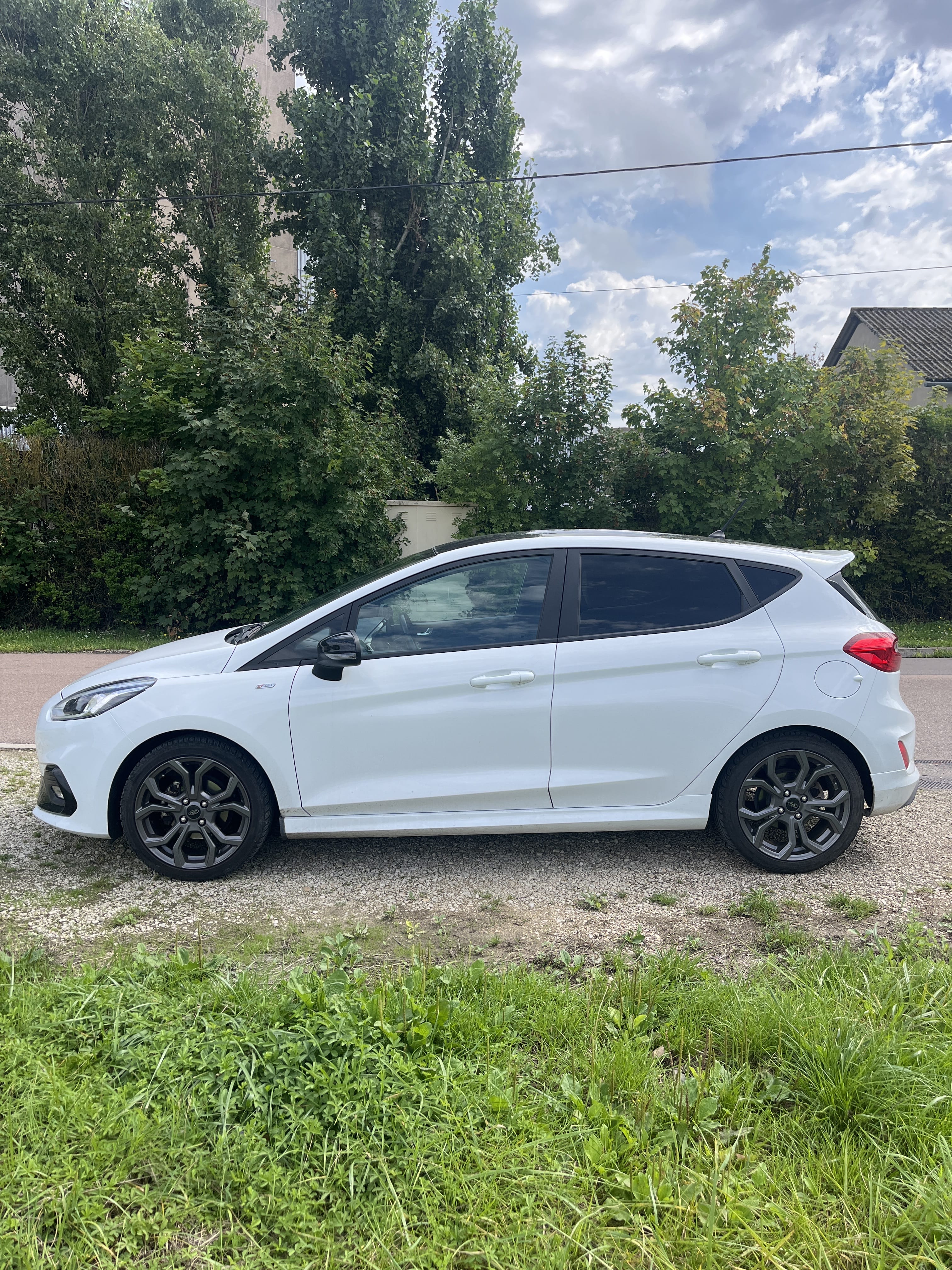 Ford Fiesta avec Climatisation