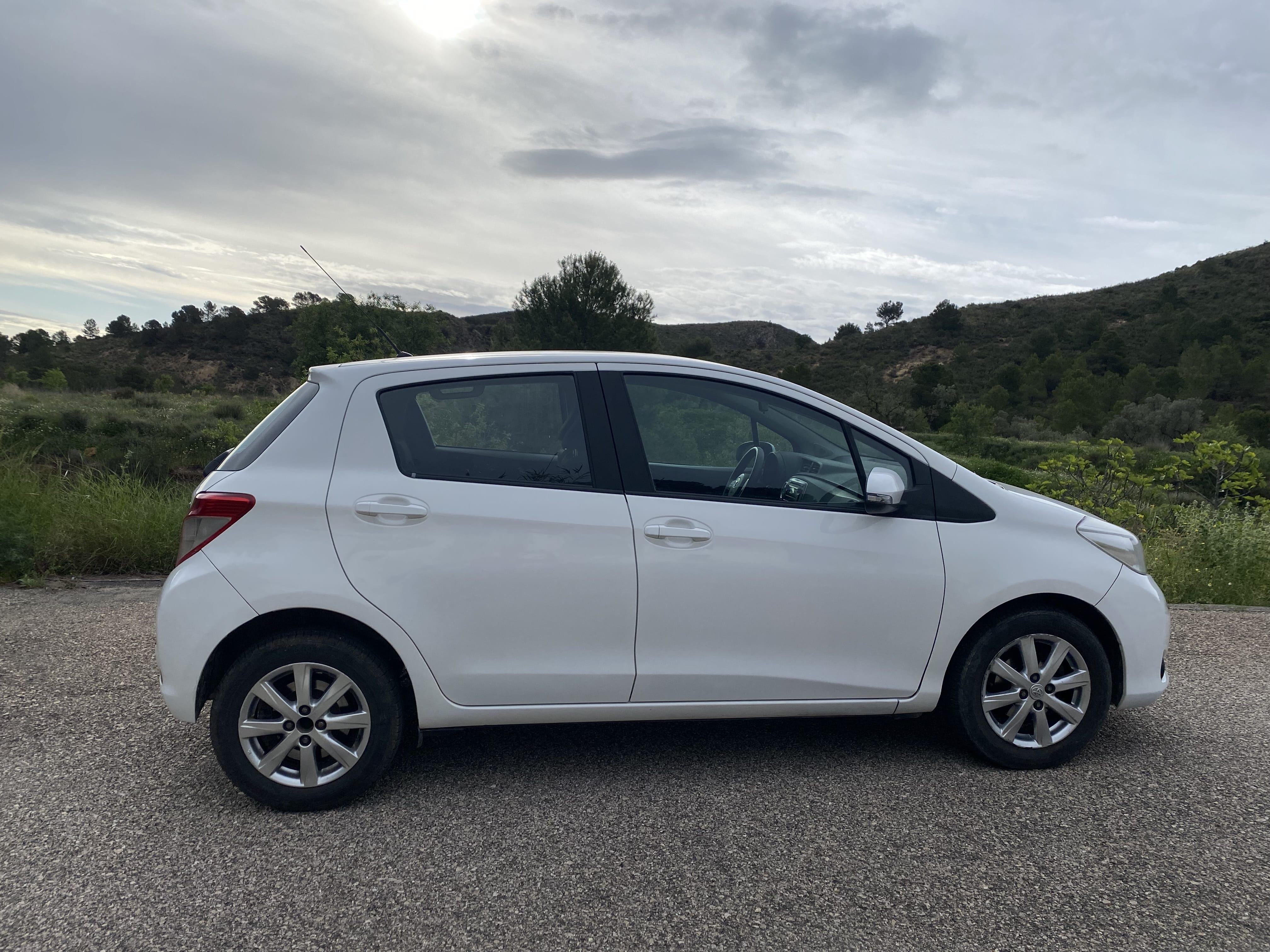 Toyota Yaris con Aire acondicionado