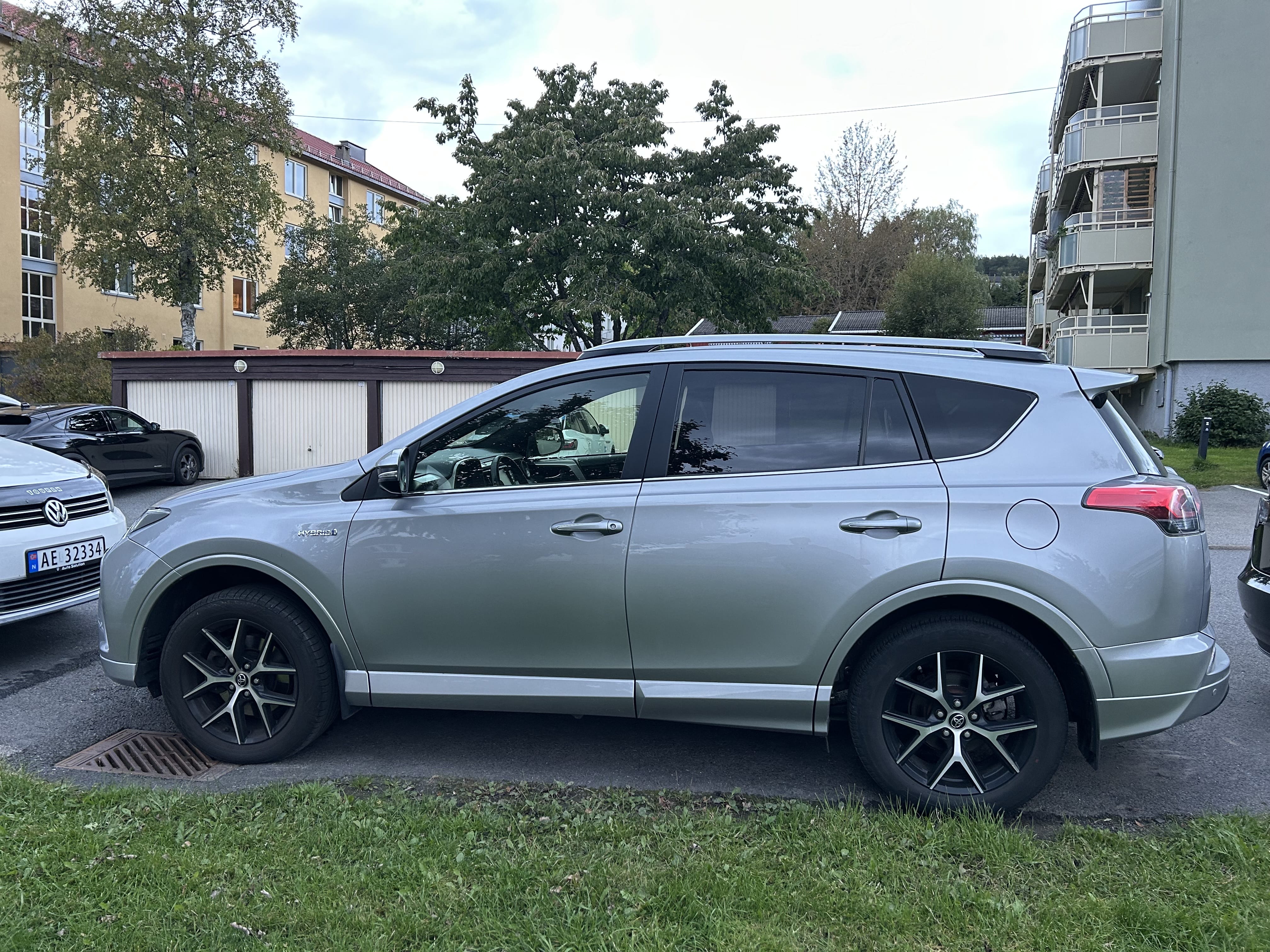 Toyota Rav4 Hybrid with Air conditioning
