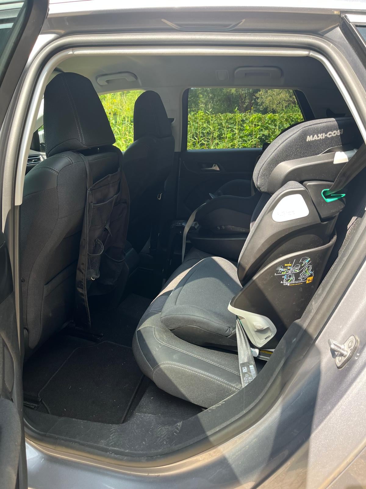 Peugeot 308 SW avec Siège bébé