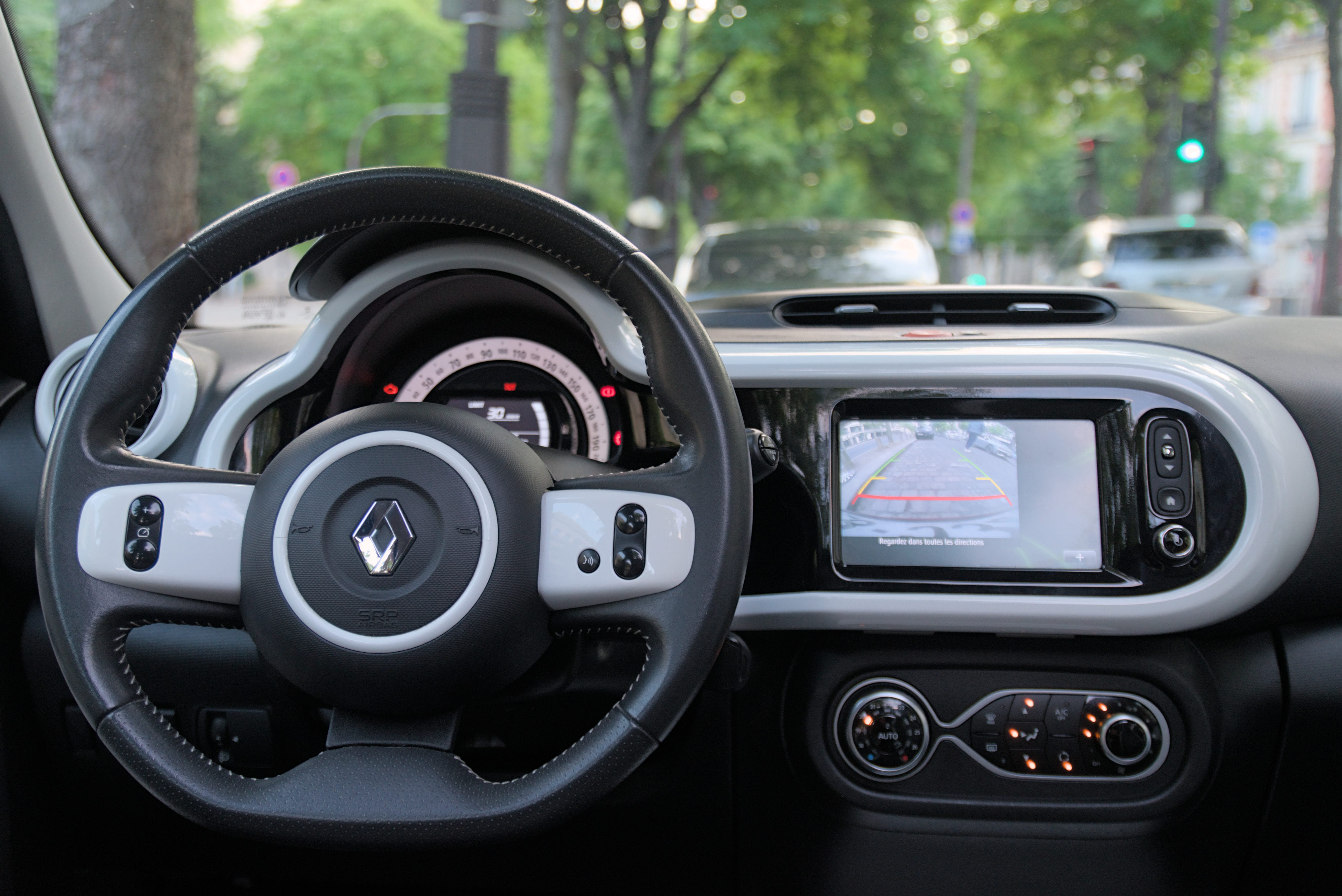 Renault Twingo III Intens 0.9 TCe 90 ch with Cruise control