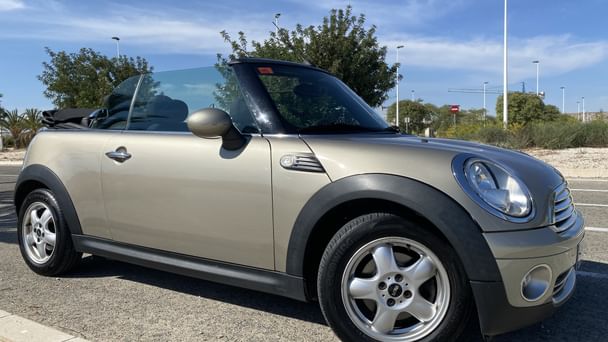 Mini Cabriolet con Aire acondicionado