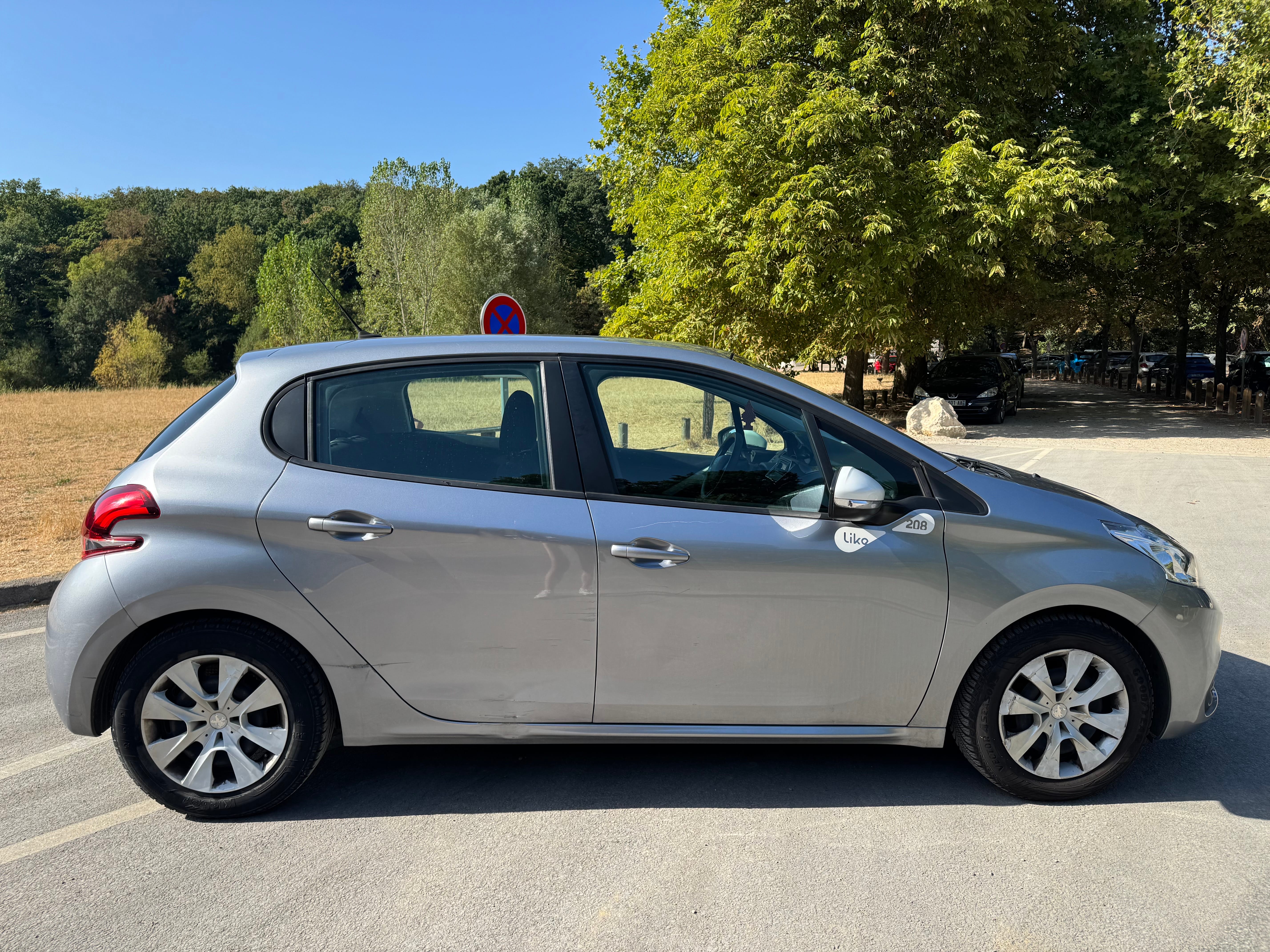 Peugeot 208 1,2 68 cv avec Climatisation