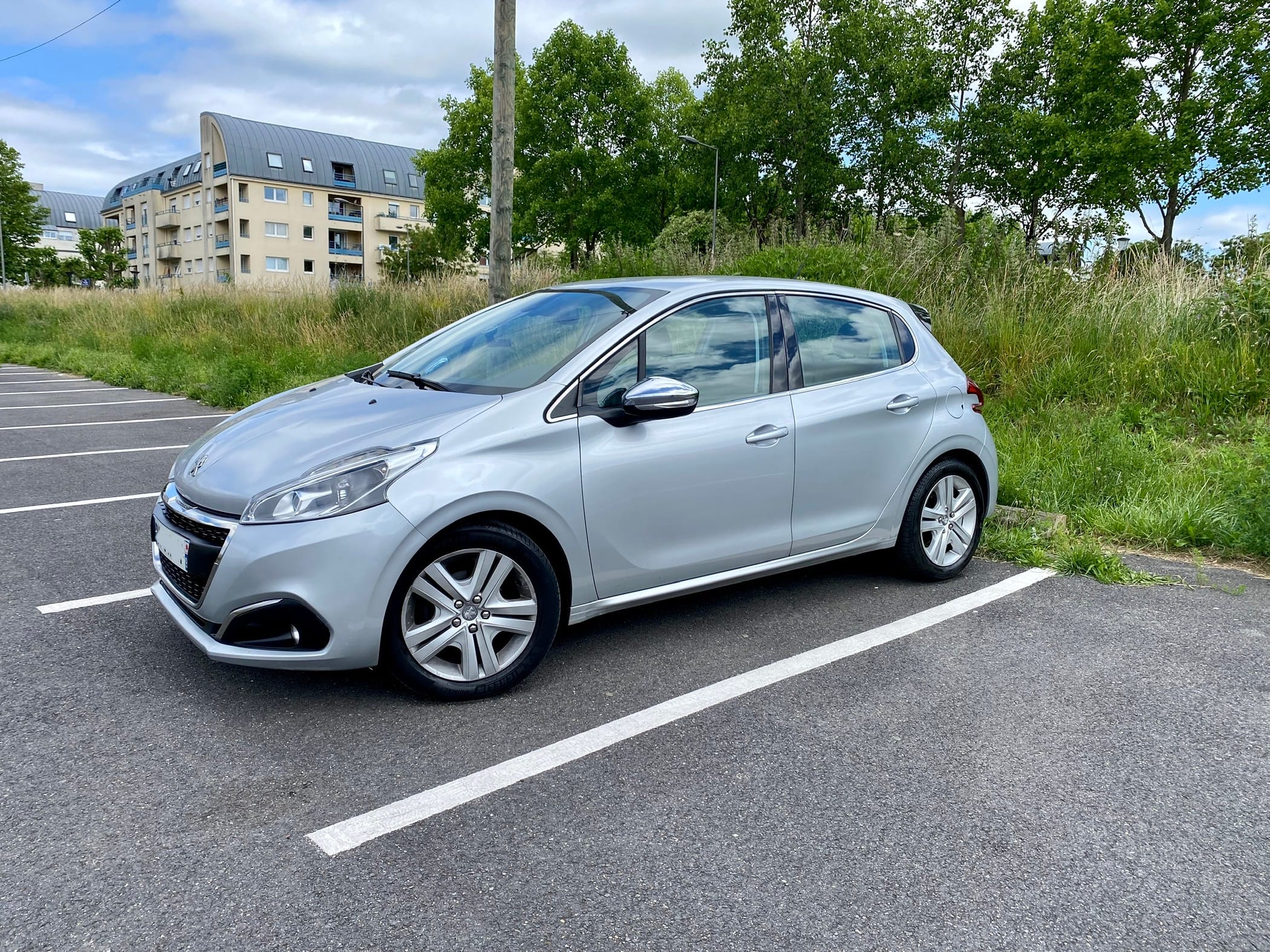 Peugeot 208 Allure avec Climatisation