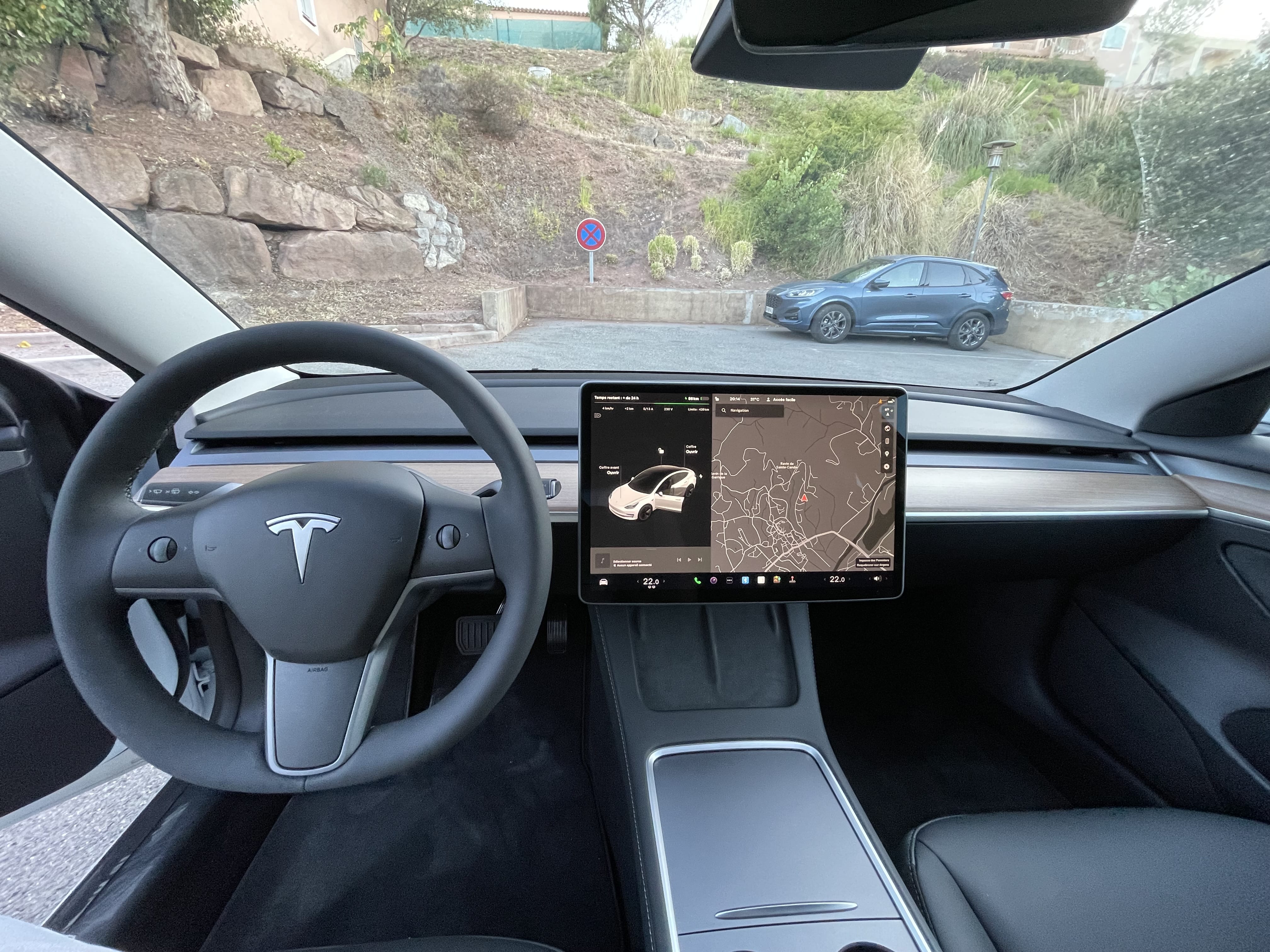 Tesla Model 3 avec GPS