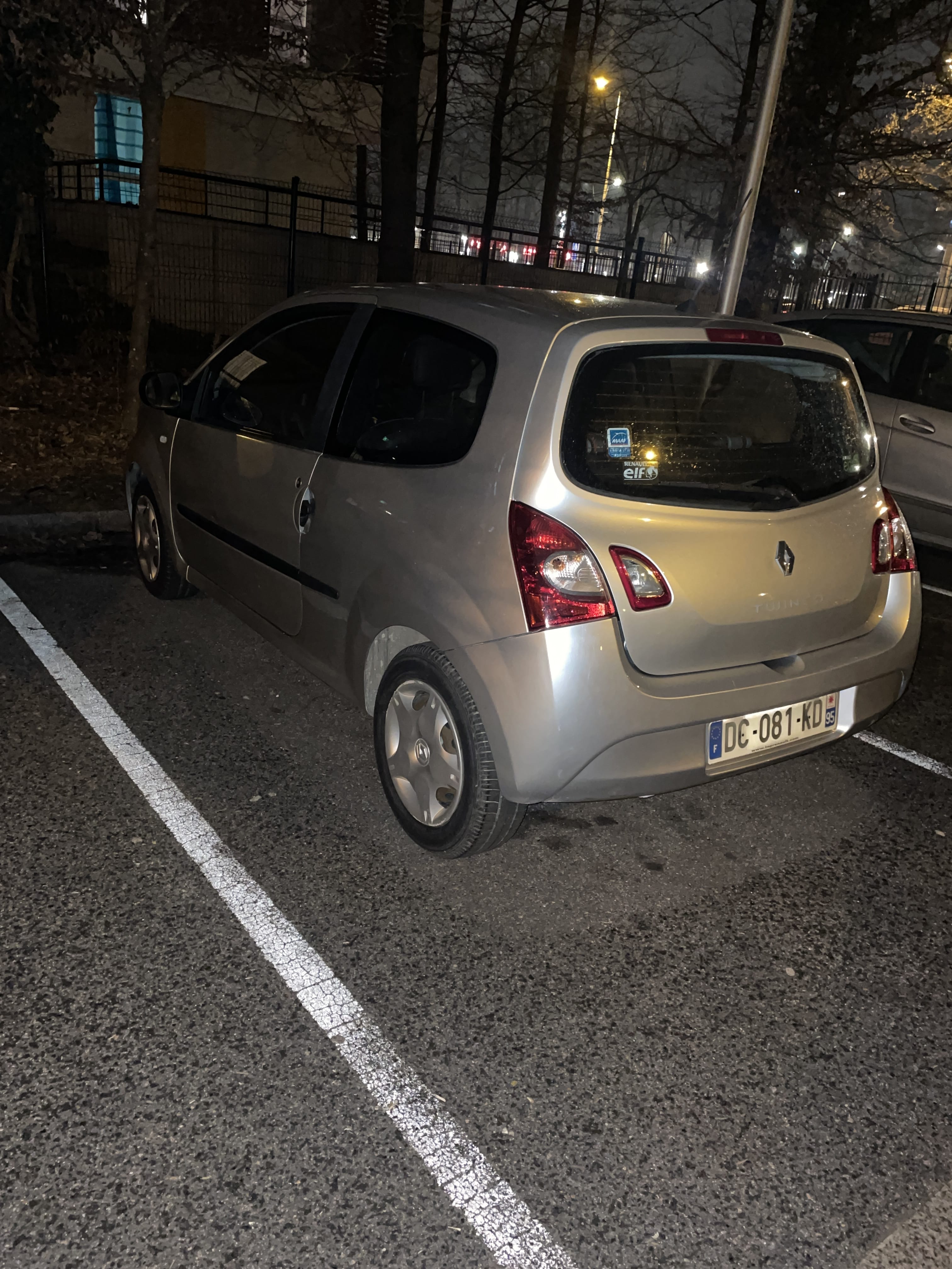 Renault Twingo II 1.2 16v 75 cv avec Siège bébé