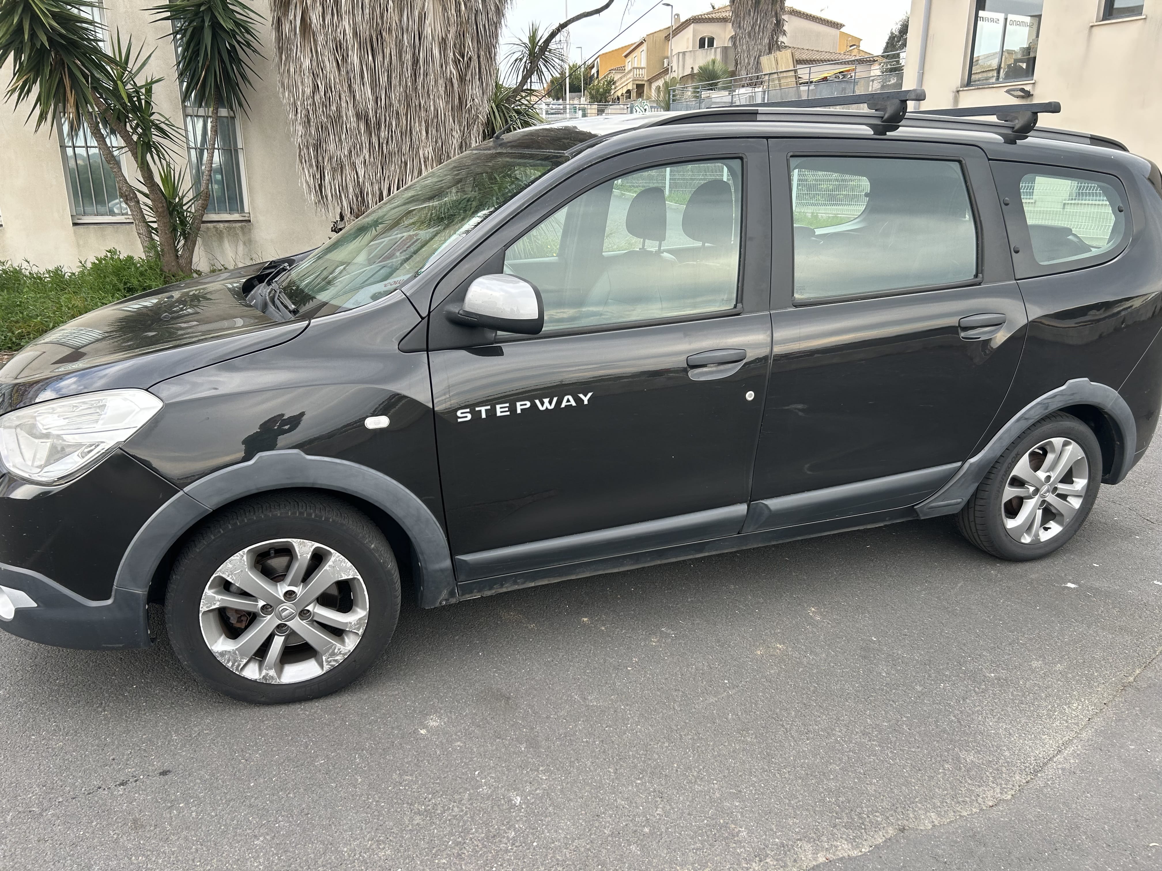 Dacia Lodgy, 2015, Essence 95, 7 places