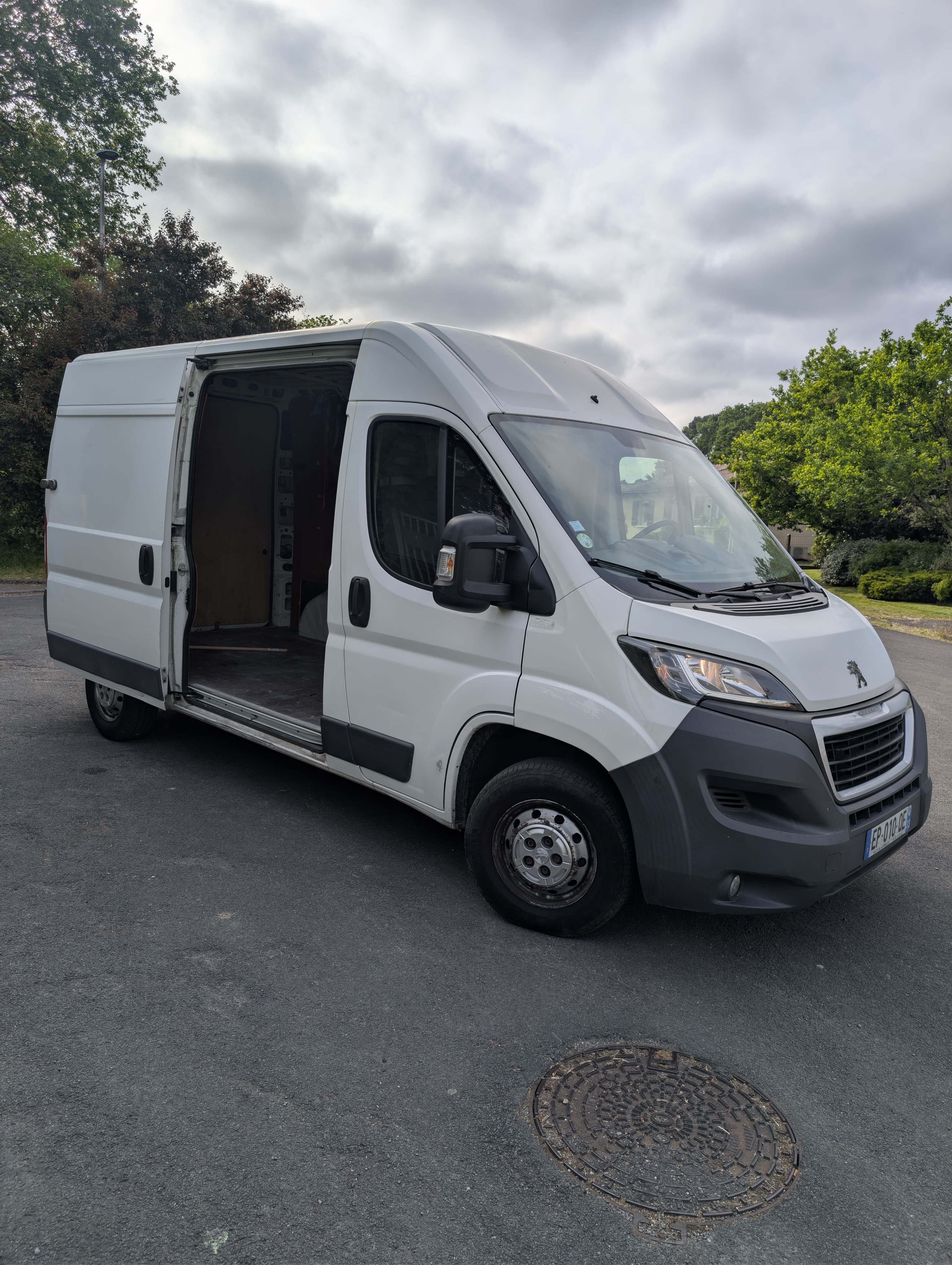 Peugeot Boxer 2.0 avec Autoradio