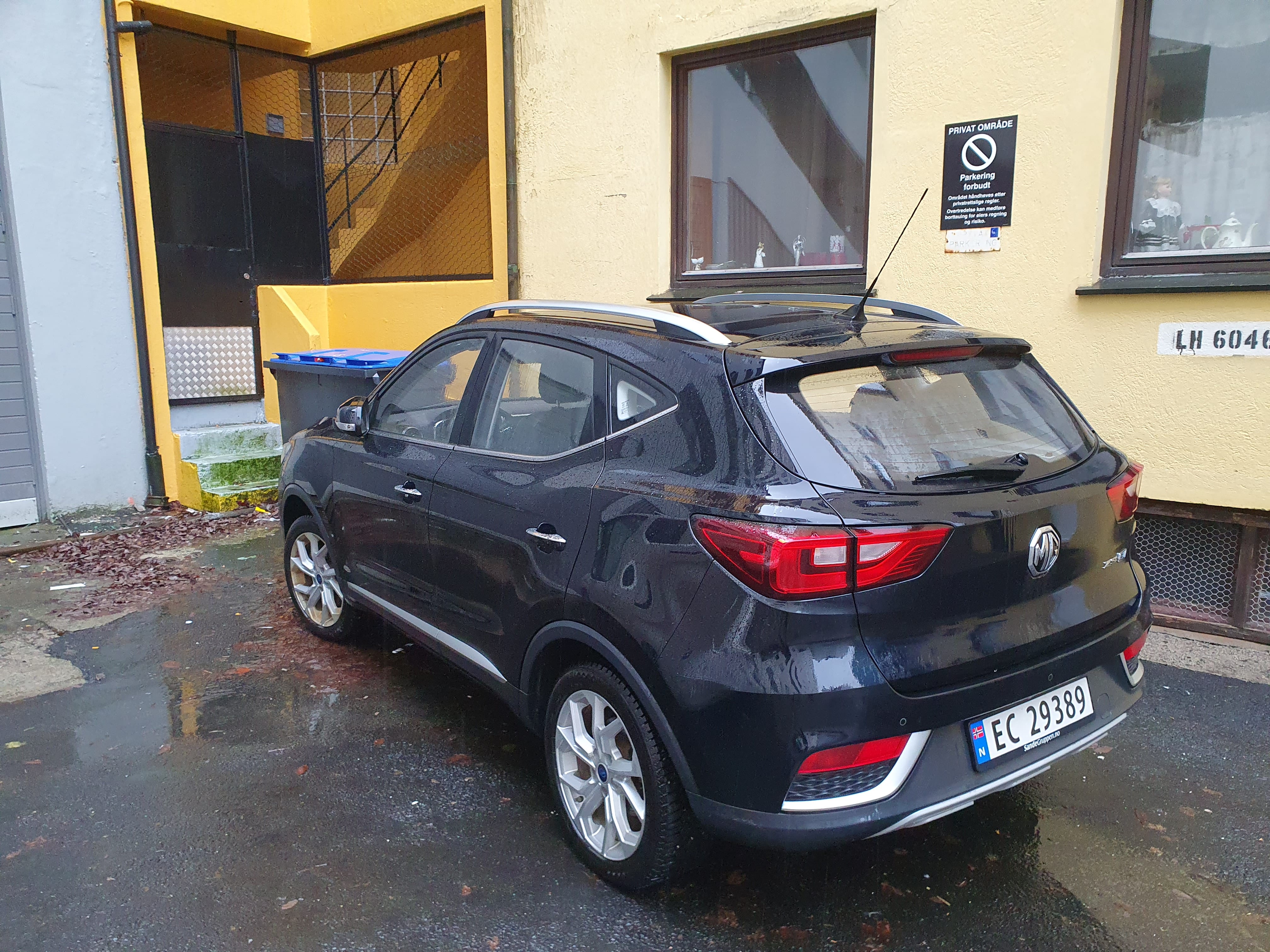 MG ZS EV med GPS