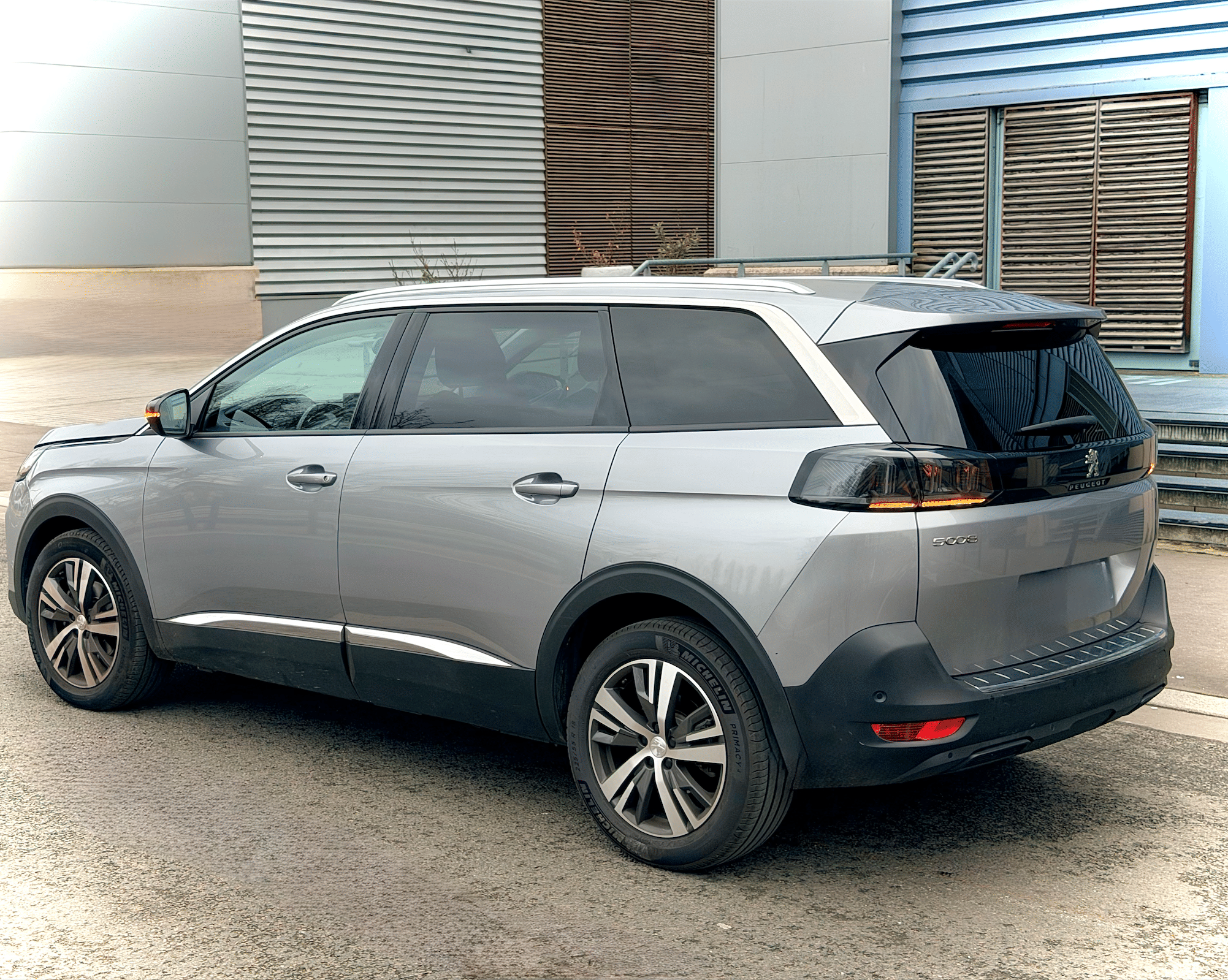 Peugeot 5008 avec GPS