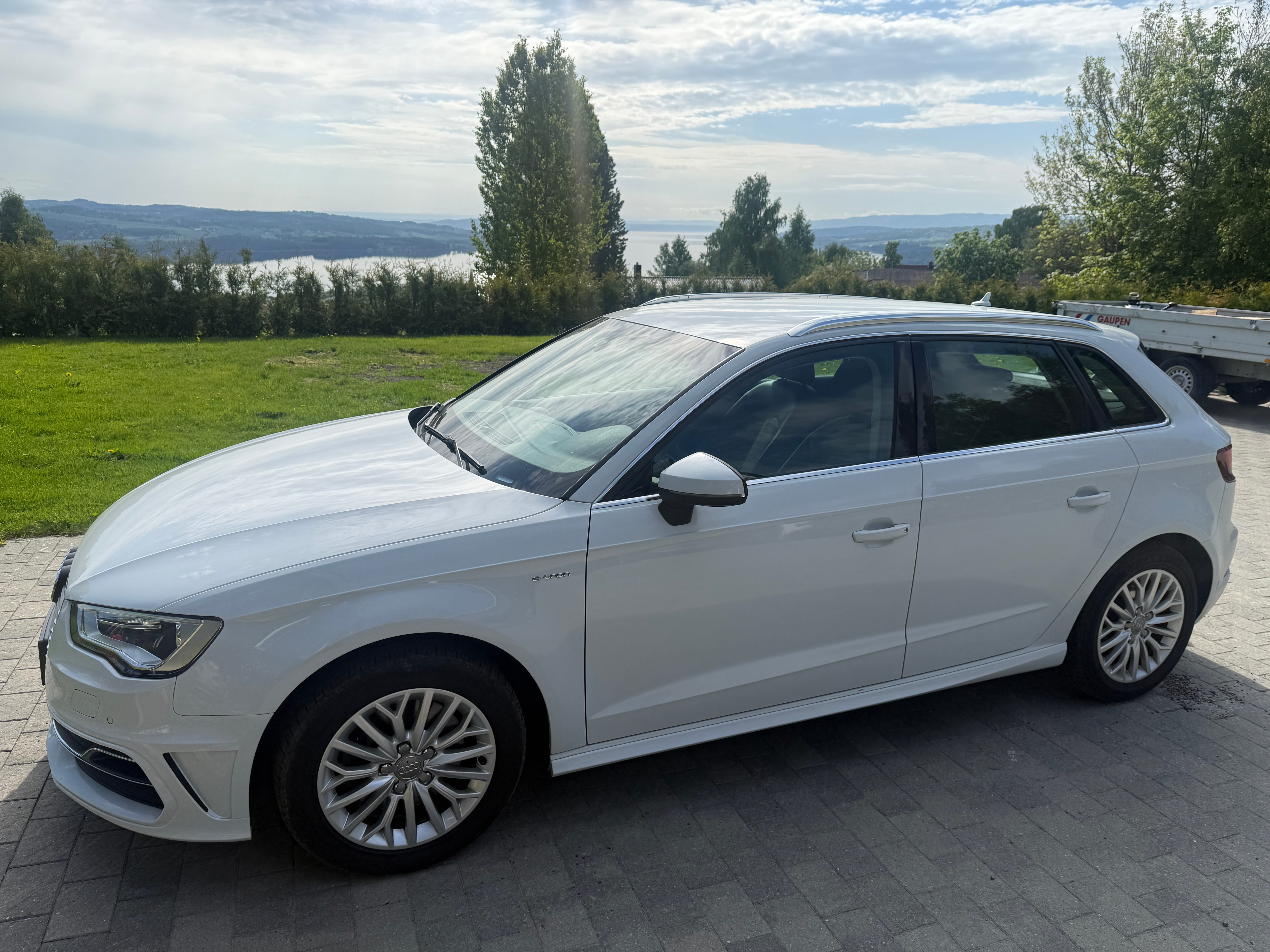 Audi A3 Sportback e-tron med Bluetooth audio