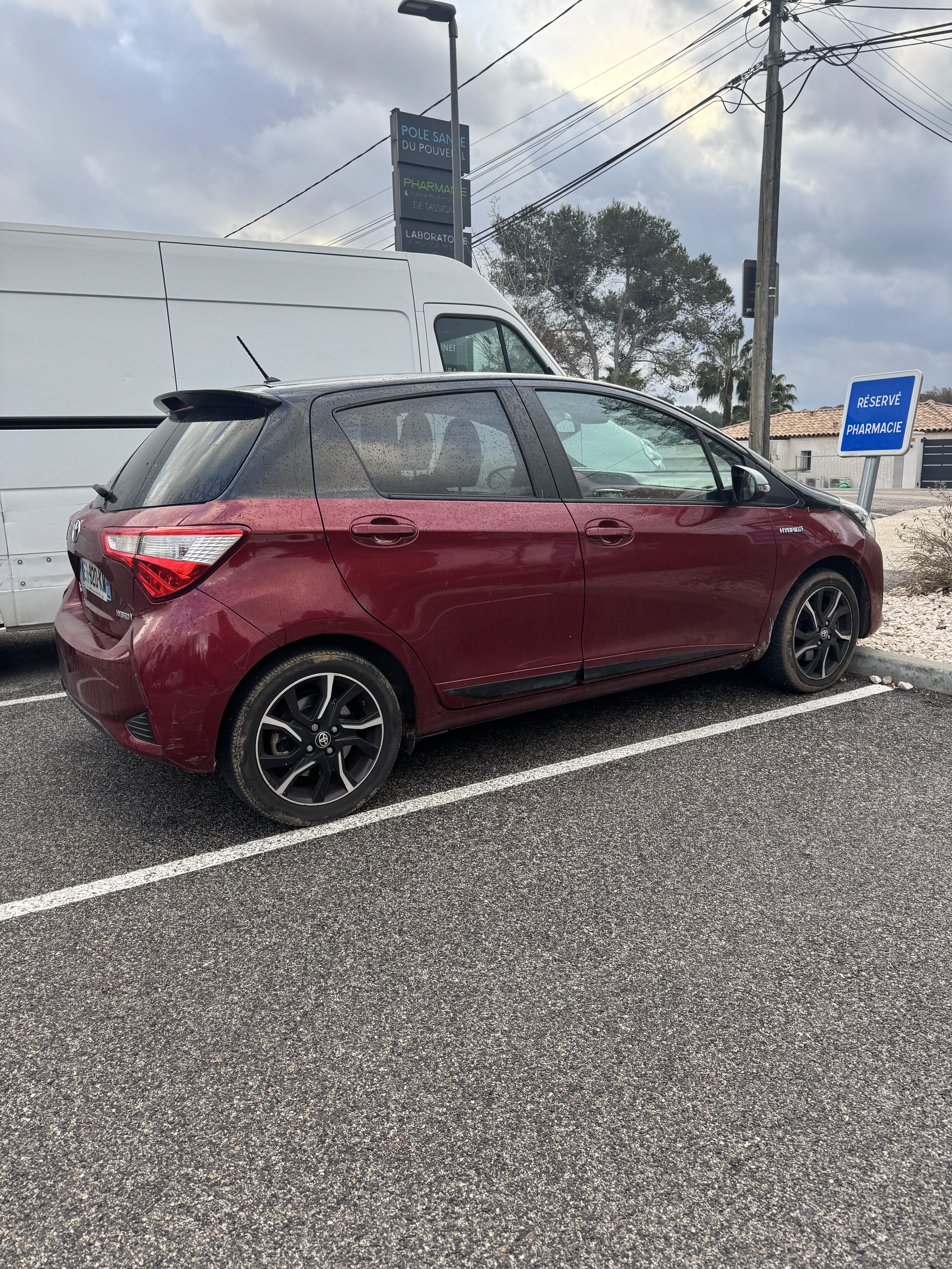 Toyota Yaris Hybride, 2017, Essence 95, automatique