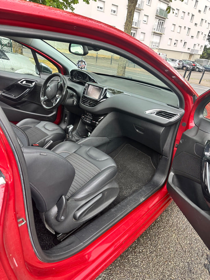 Peugeot 208 avec Port USB