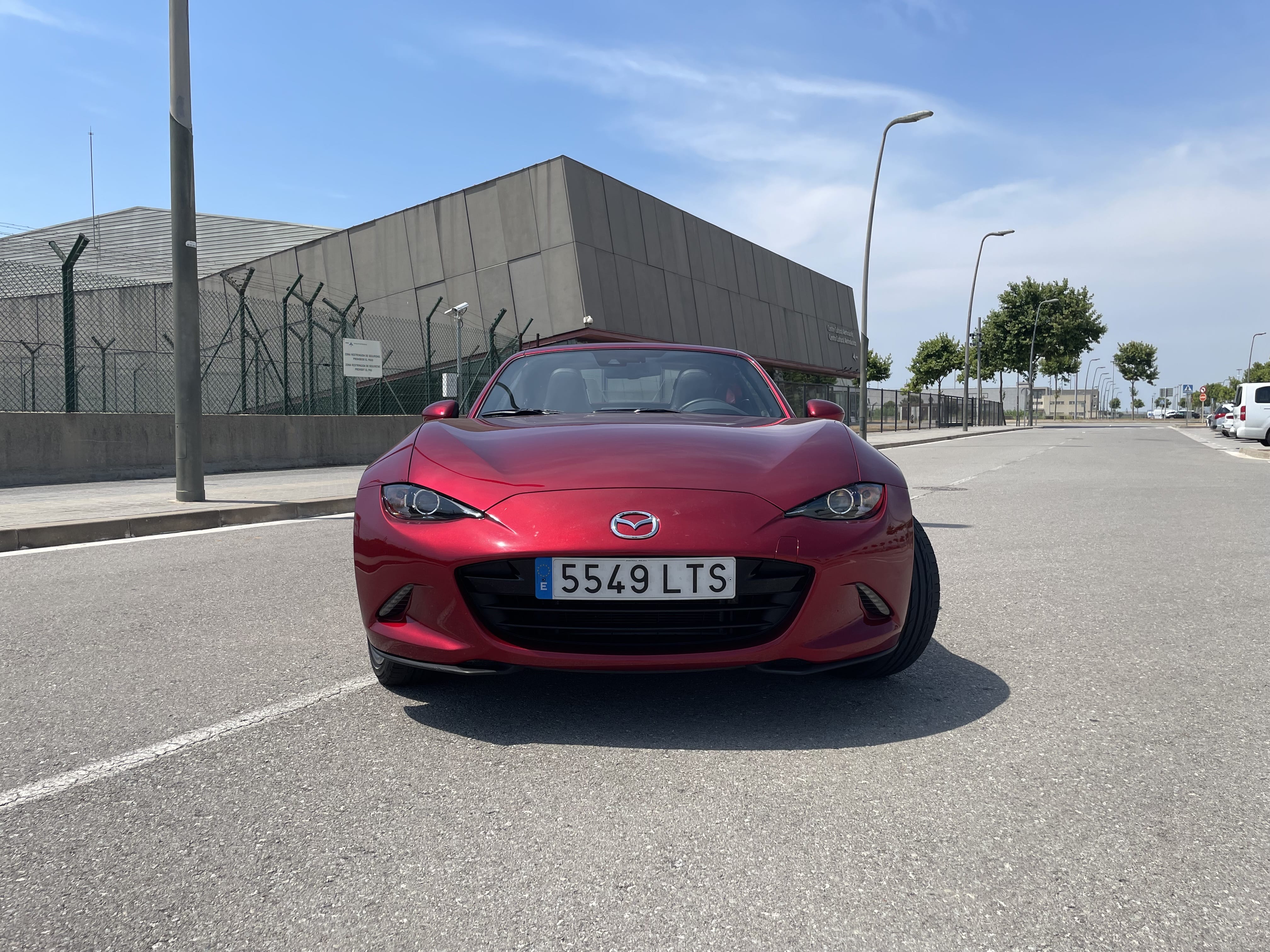 Mazda MX-5 Miata Club Sport descapotable con Android Auto