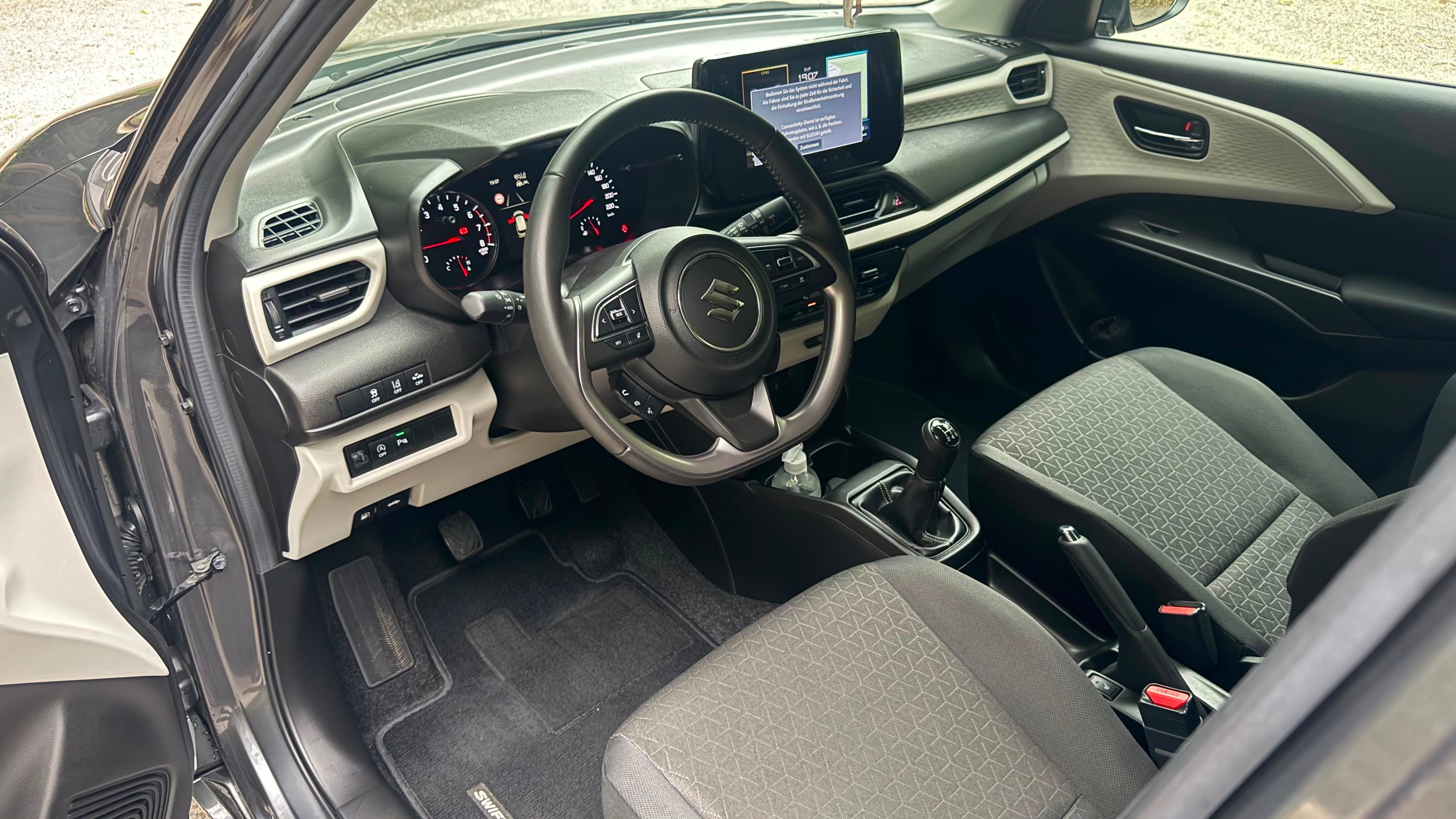 Suzuki Swift mit Navigationsgerät