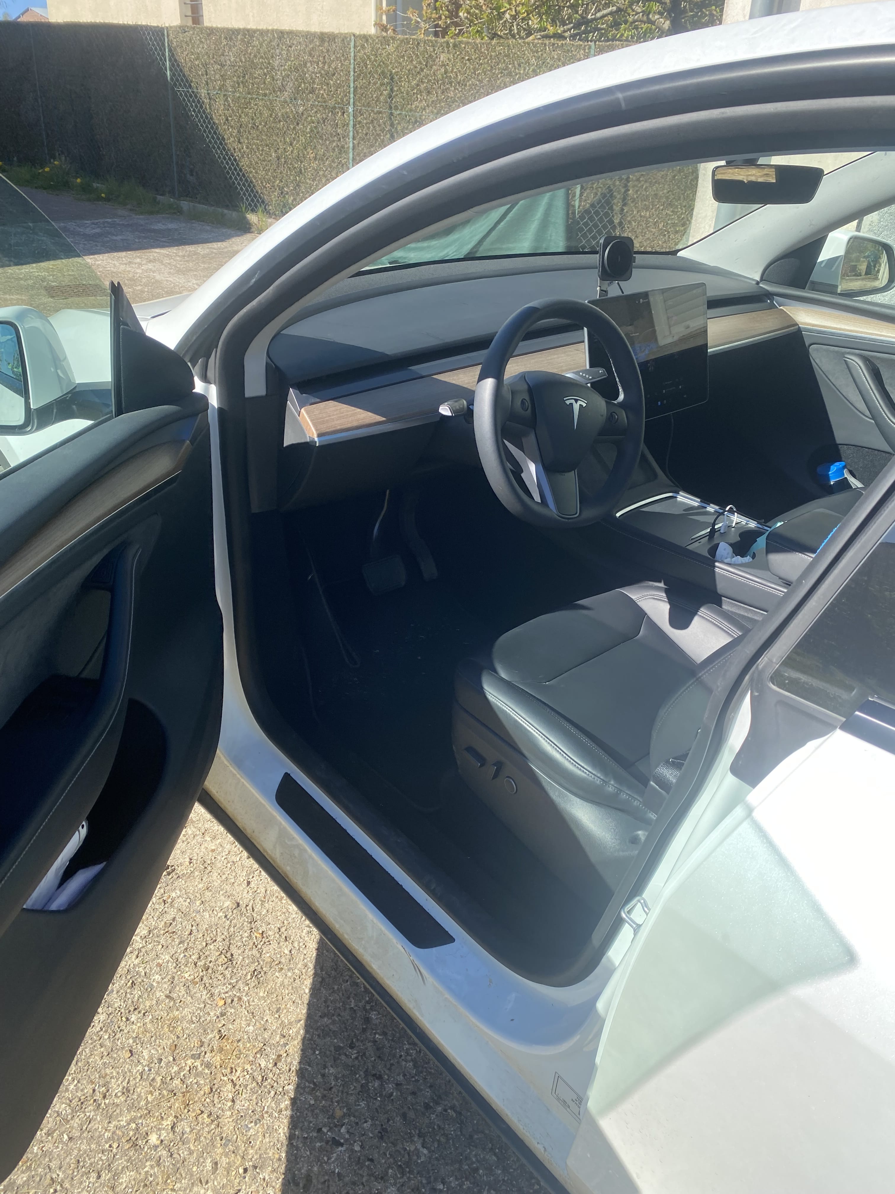 Tesla Model Y avec GPS
