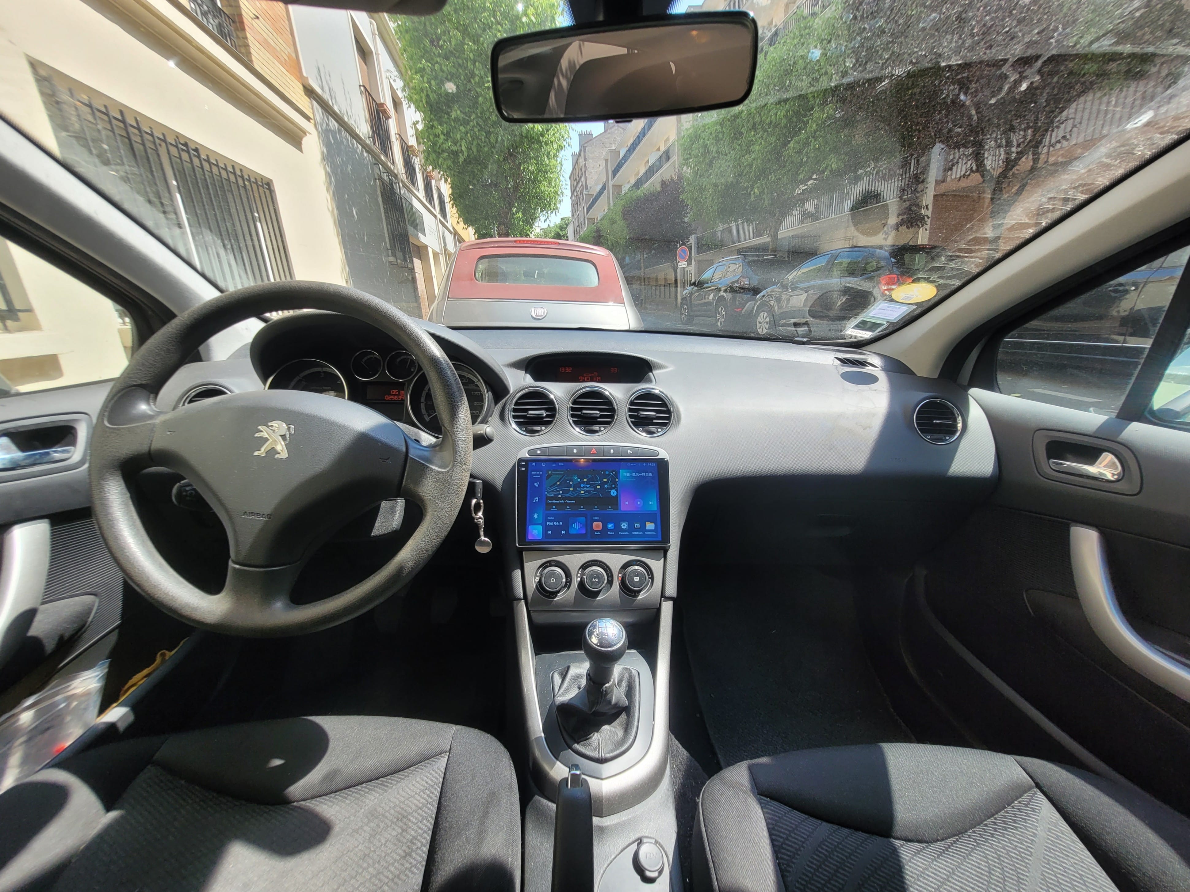Peugeot 308 avec GPS