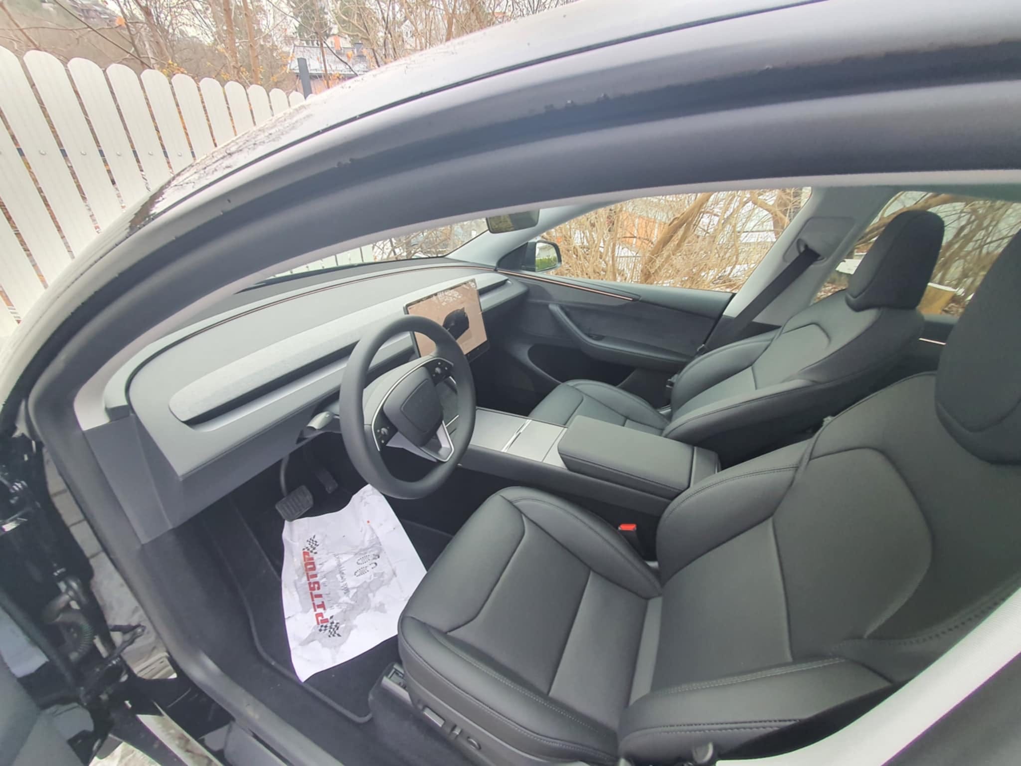 Tesla Model Y Long Range med Cruisekontroll