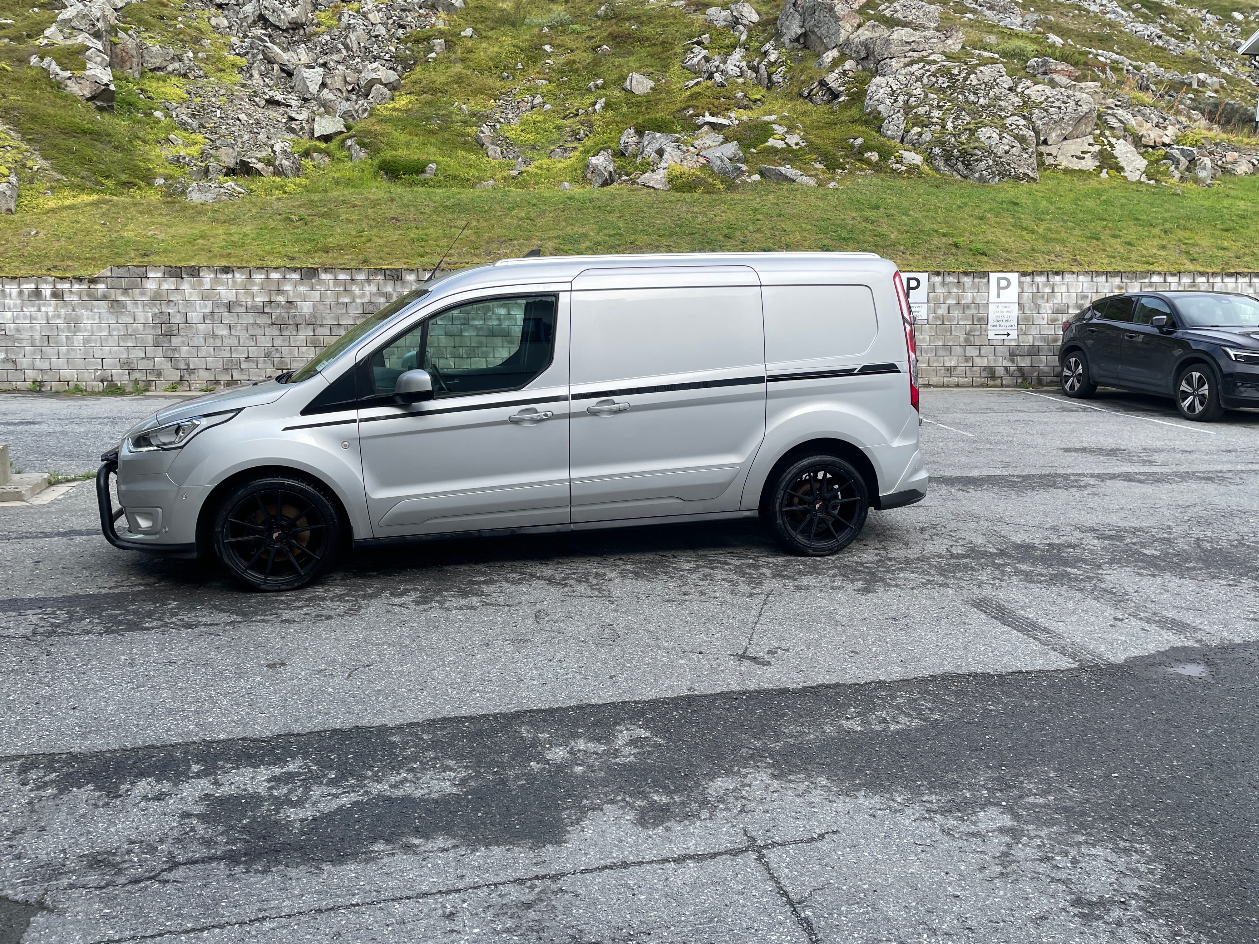 Ford Transit Connect 120 hk diesel med Aircondition