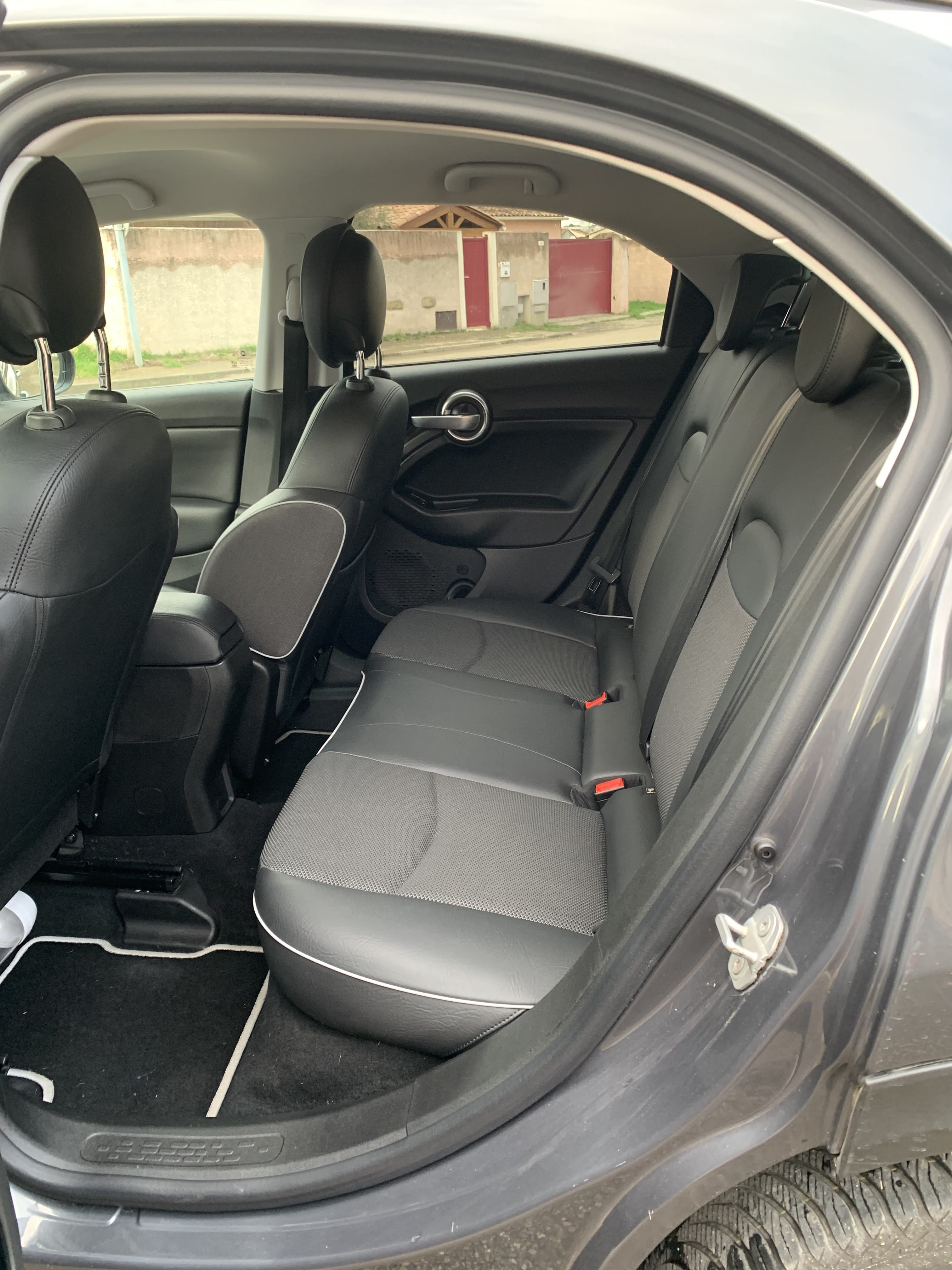 Fiat 500 X avec Apple CarPlay