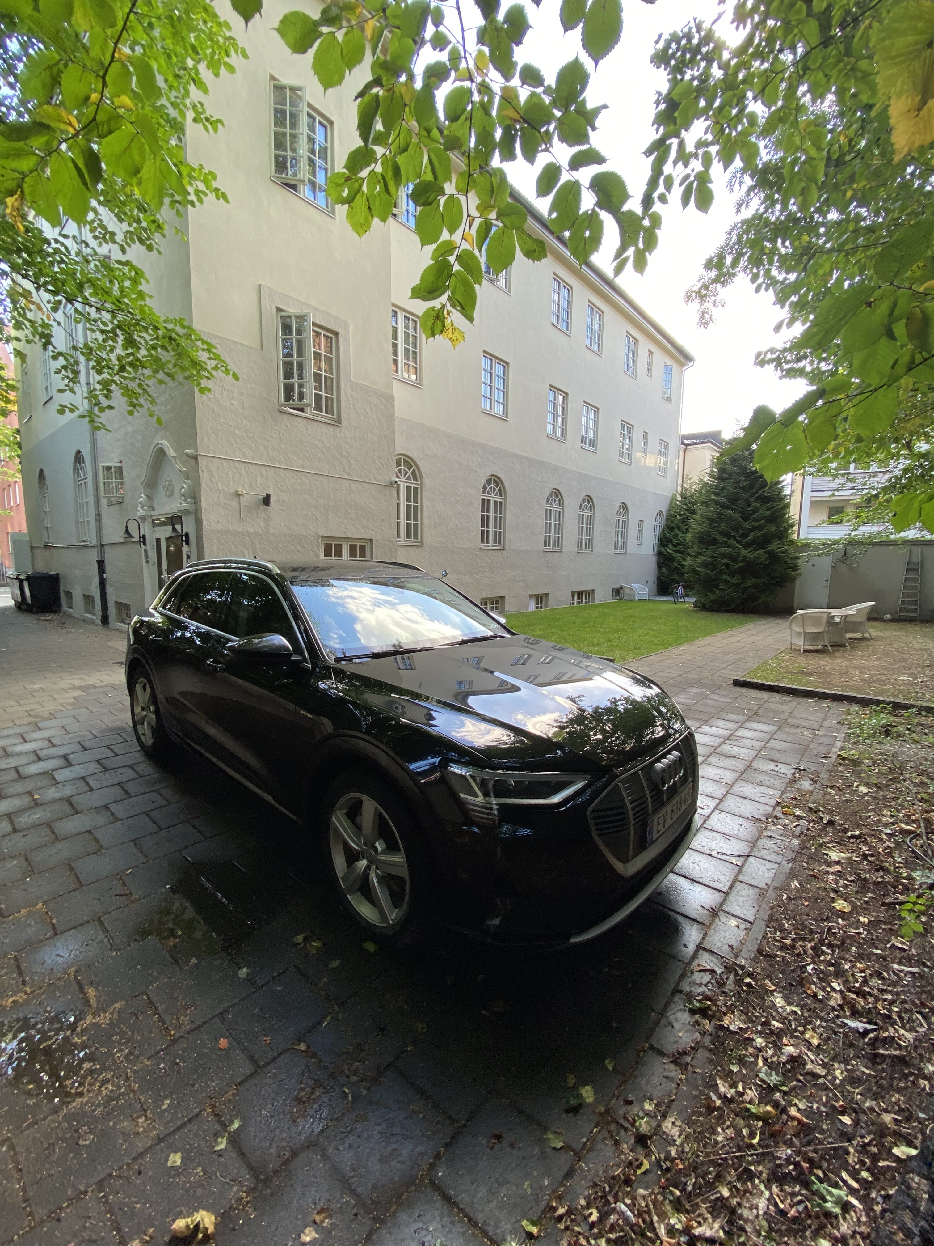 Audi e-tron 55 med GPS