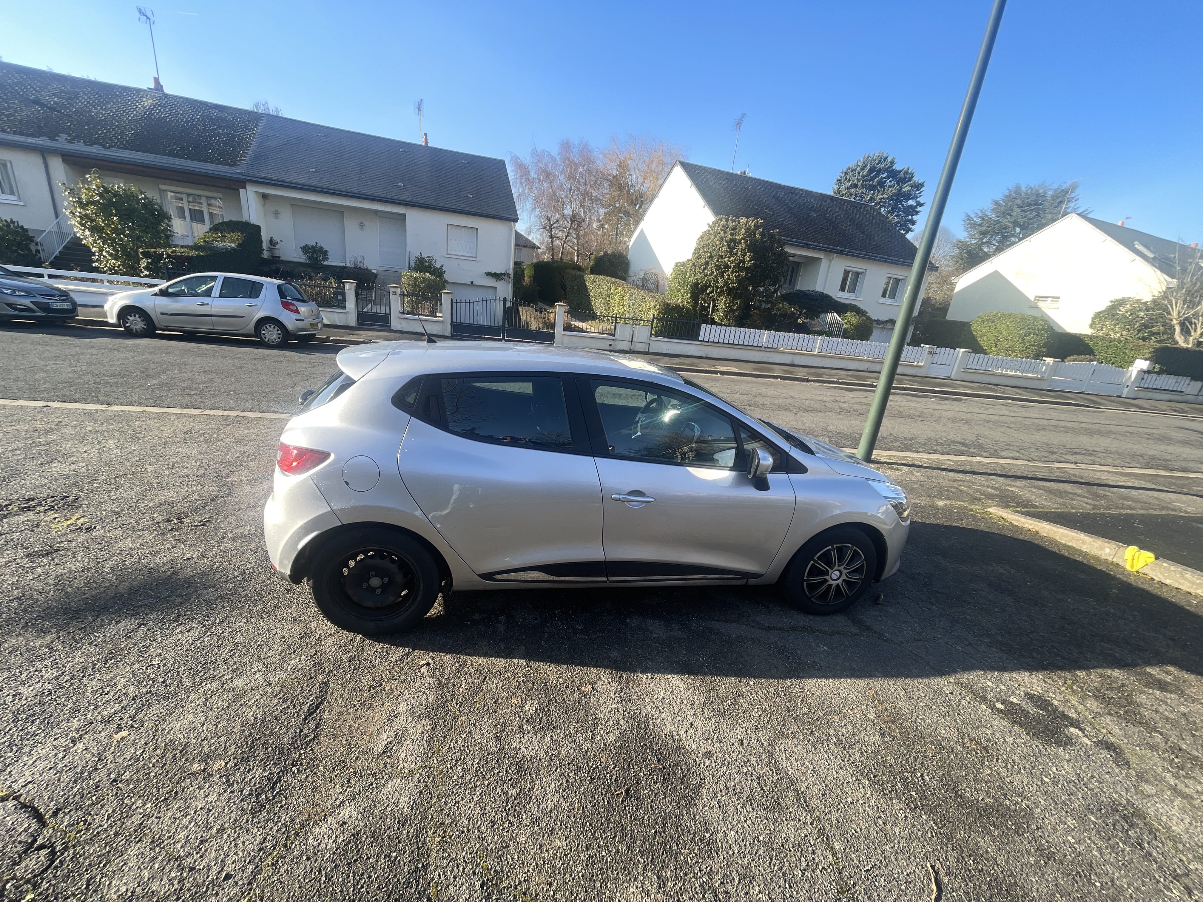 Renault Clio 1.6 HDI 90 avec Entrée audio / iPod