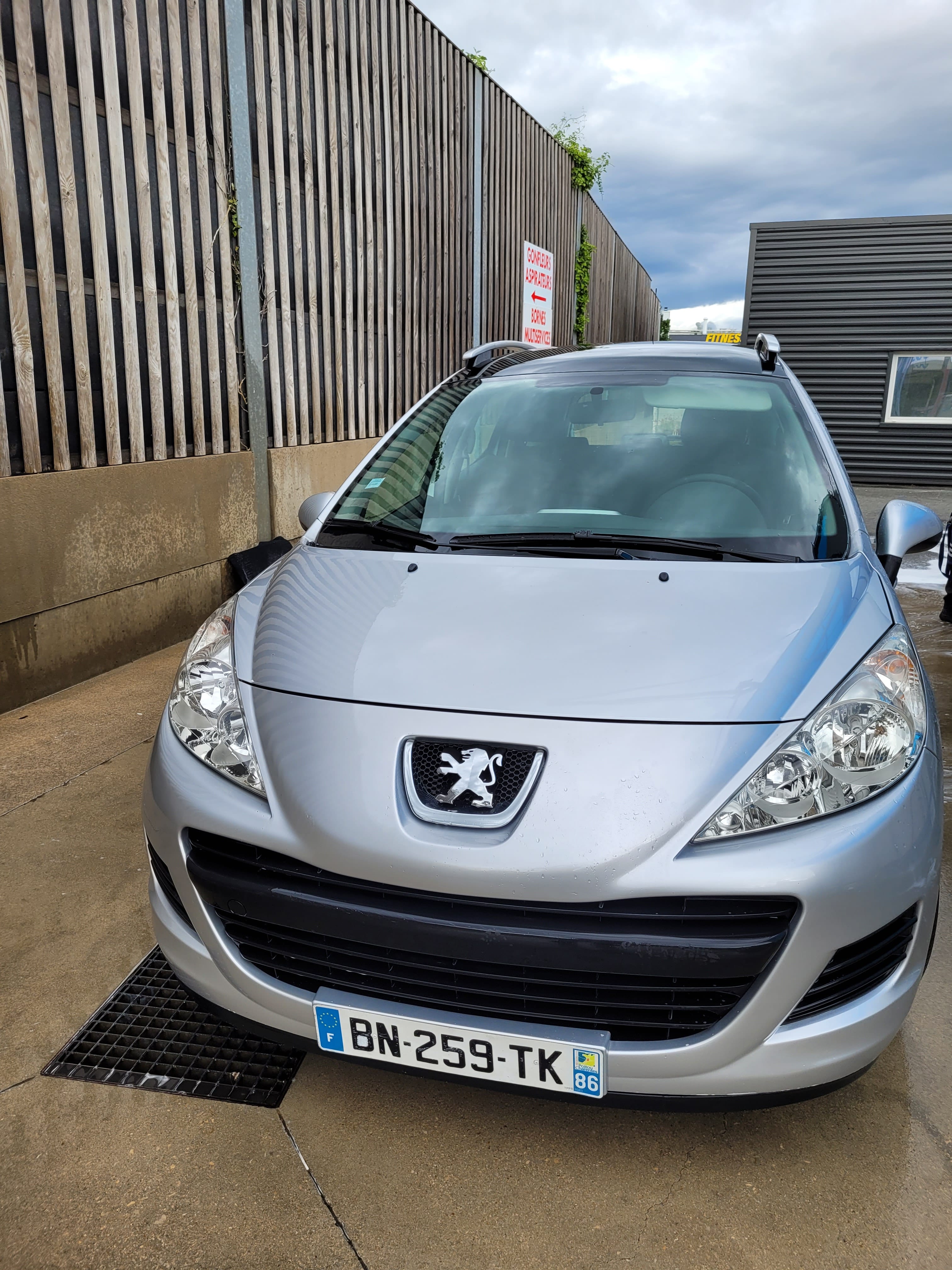Peugeot 207 SW, 2011, Essence 95