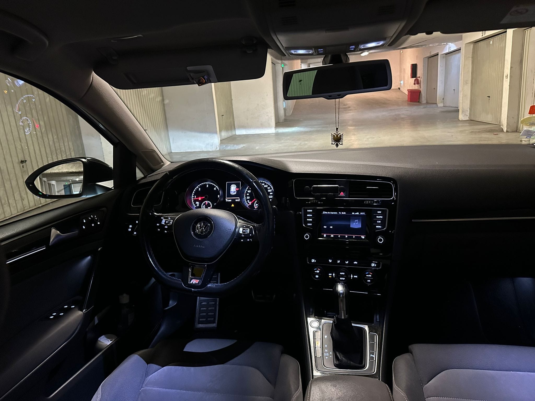 Volkswagen Golf avec GPS