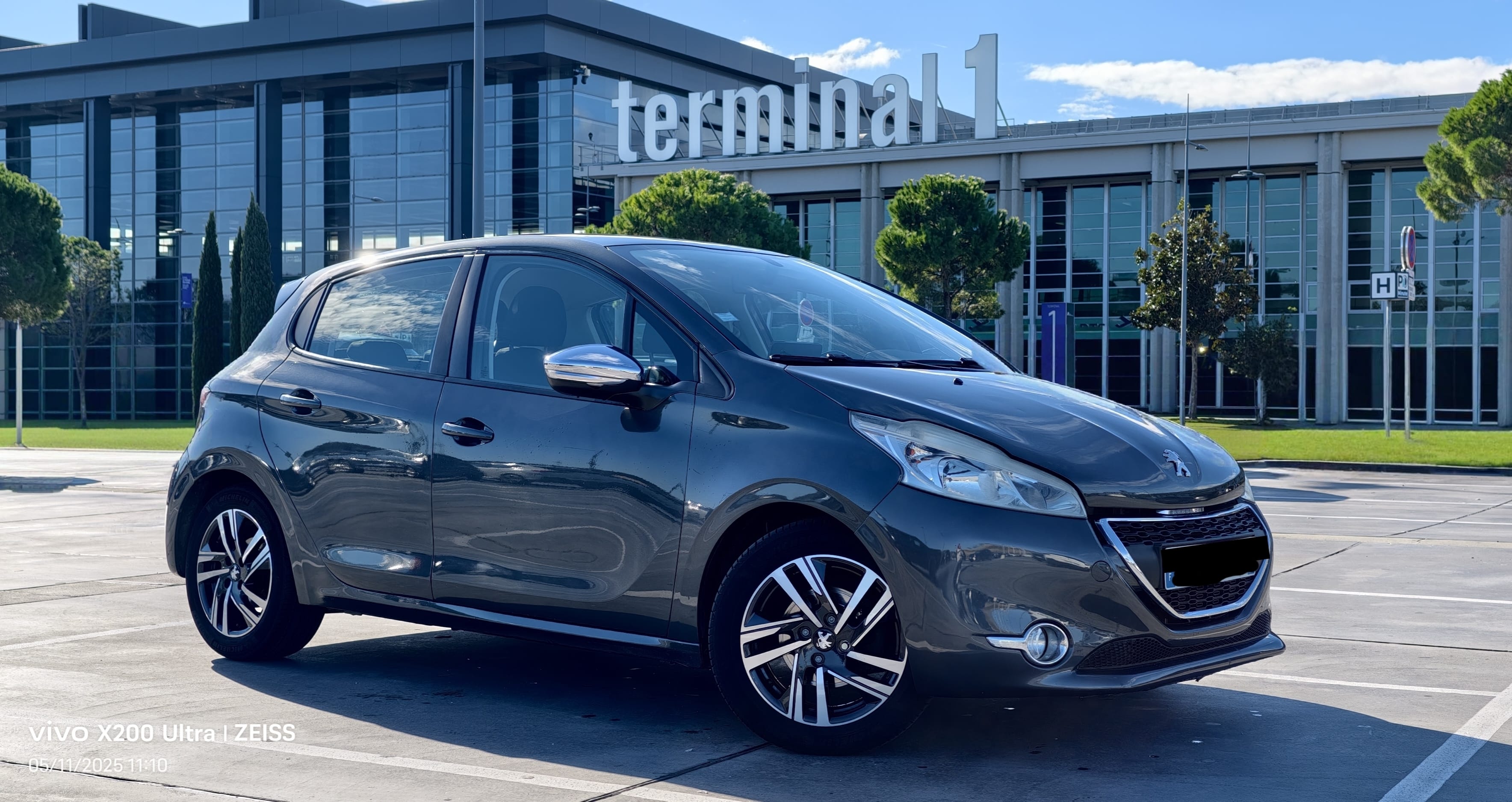 Peugeot 208 Aéroport de Marseille A, 2013, Diesel