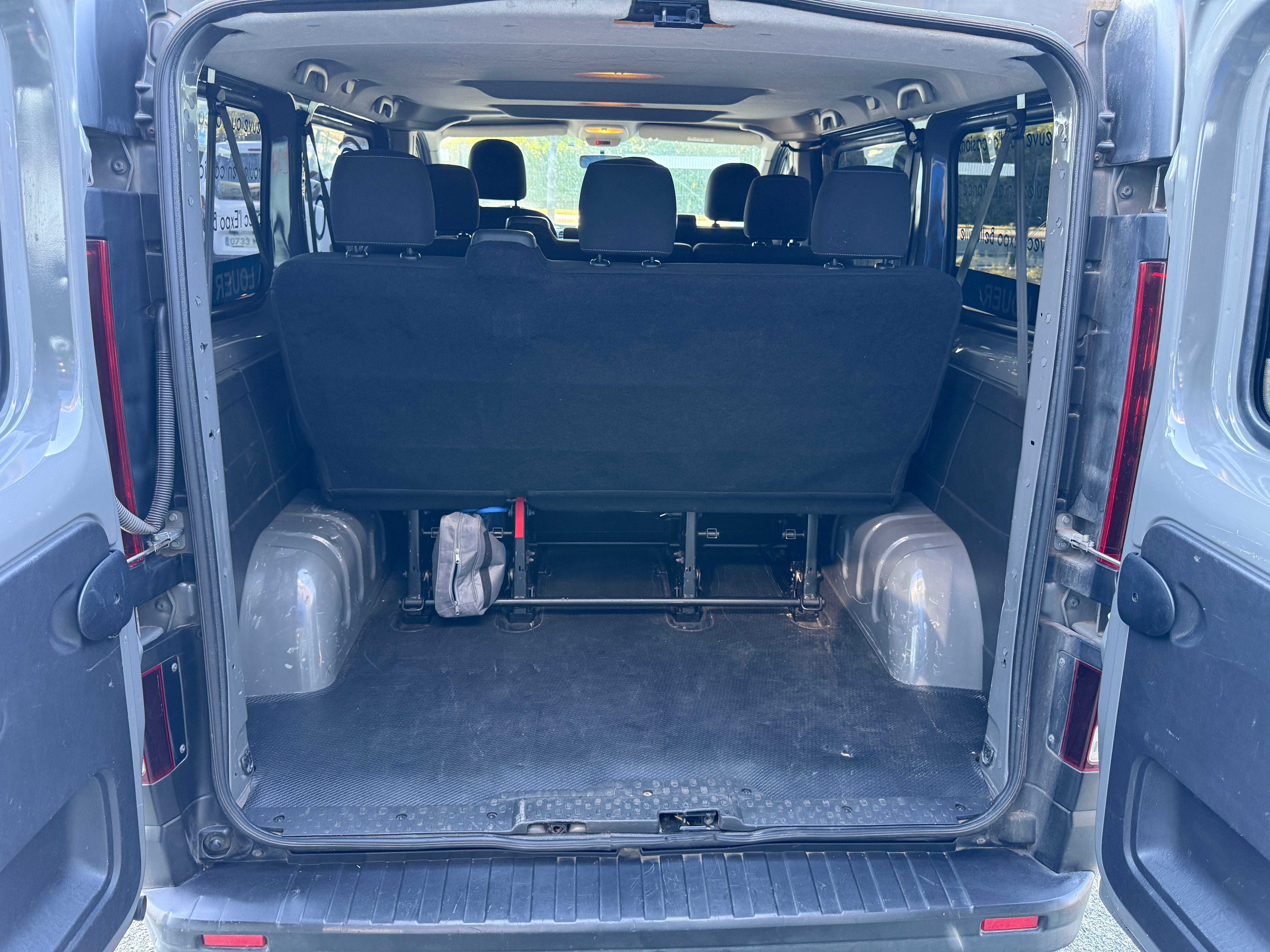 Opel Vivaro Combi avec Port USB