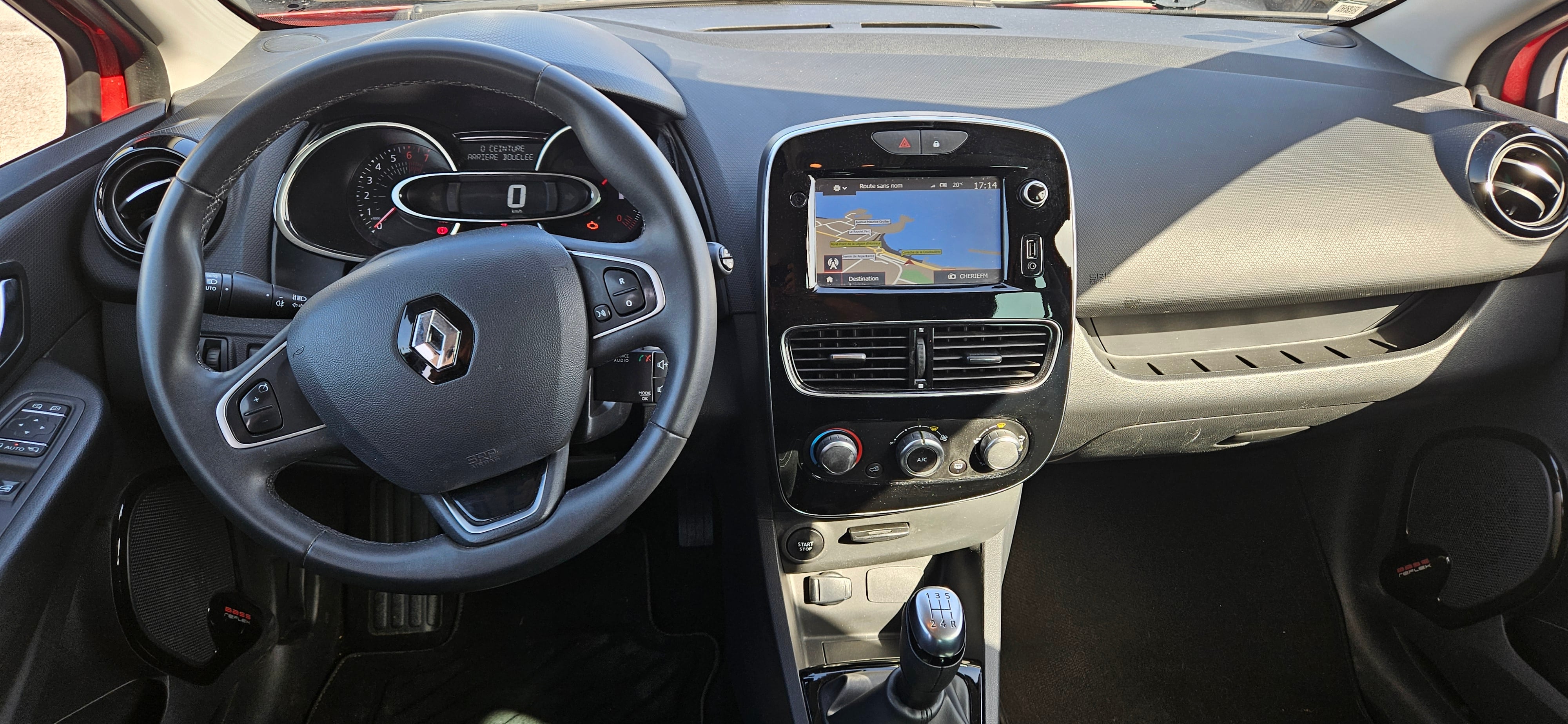 Renault Clio avec Autoradio