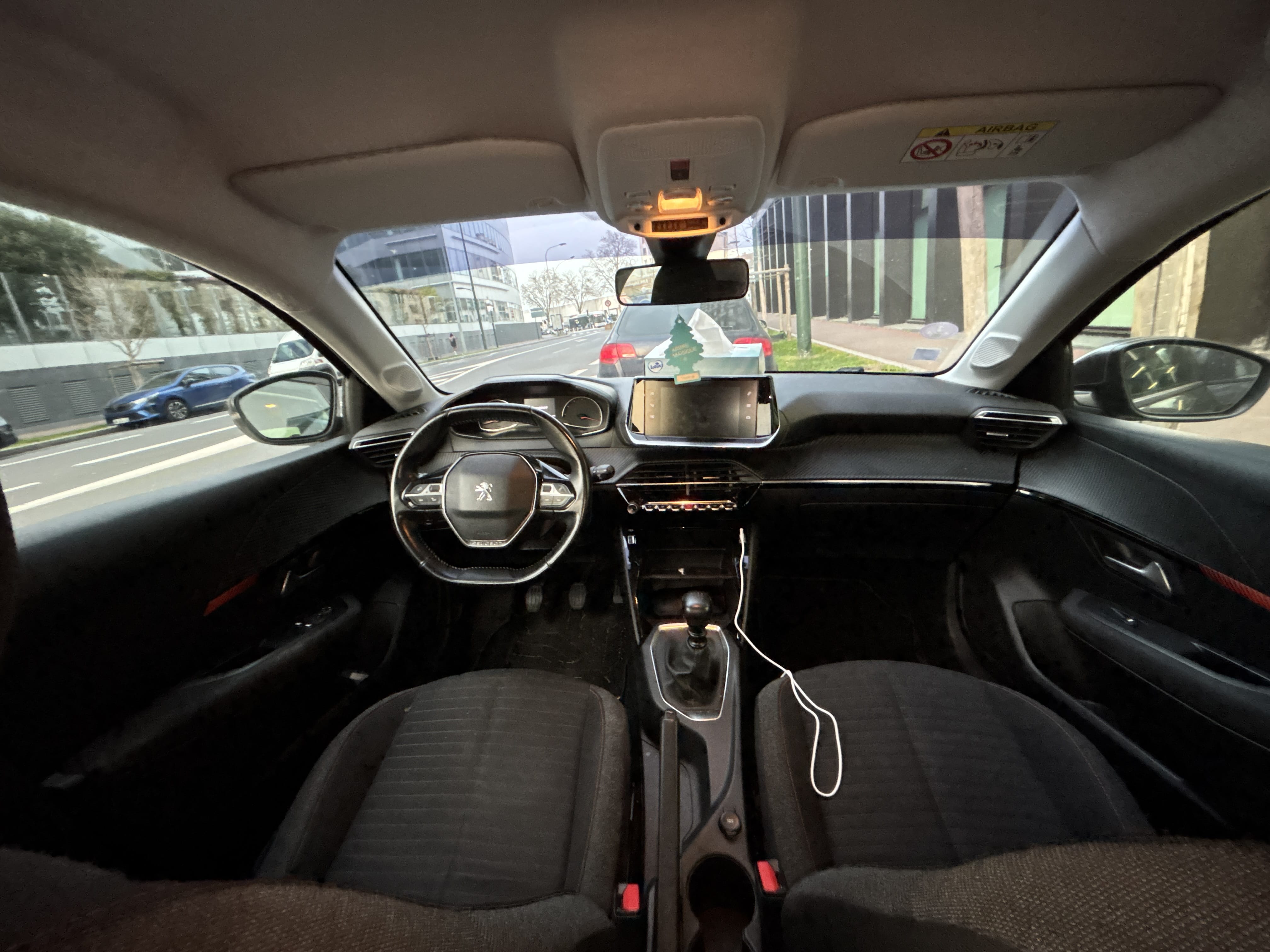 Peugeot 208 avec GPS