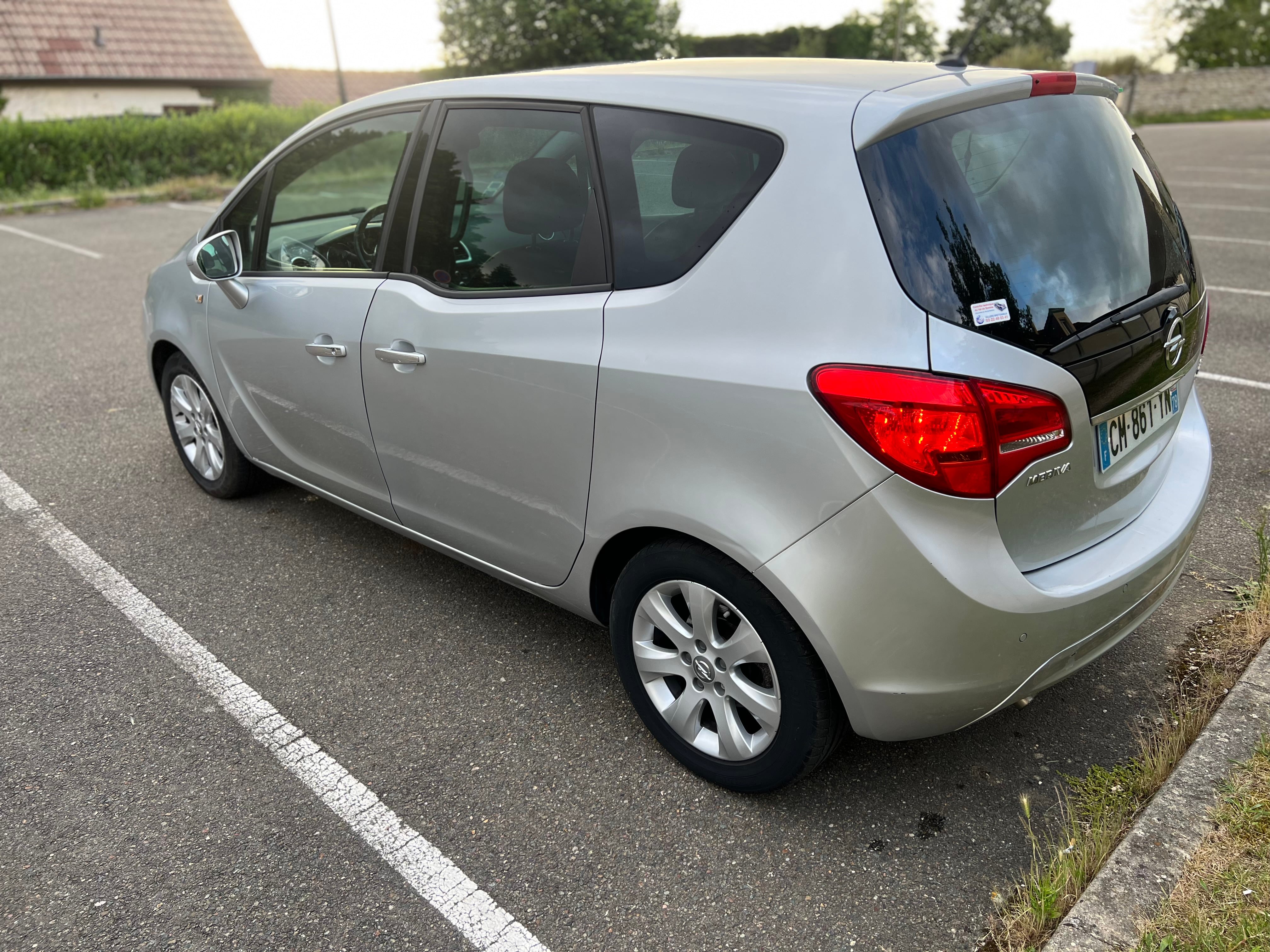 Opel Meriva 1.4 essence 120 cv avec Caméra de recul