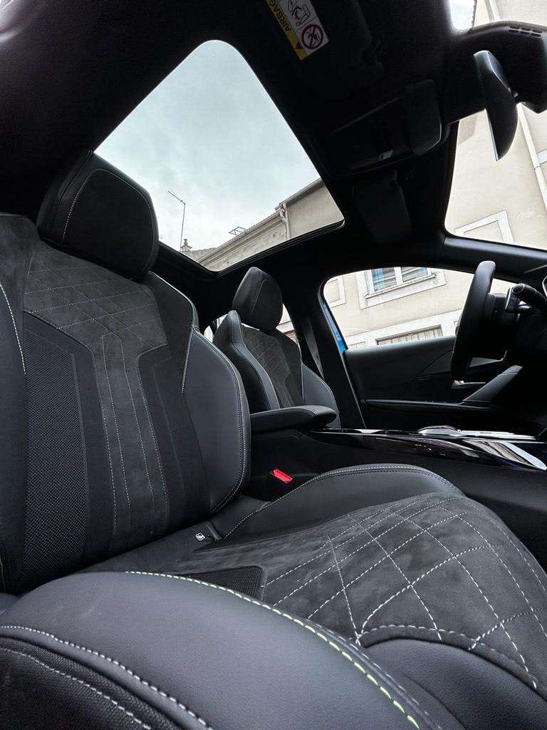 Peugeot 208 GT Line avec GPS