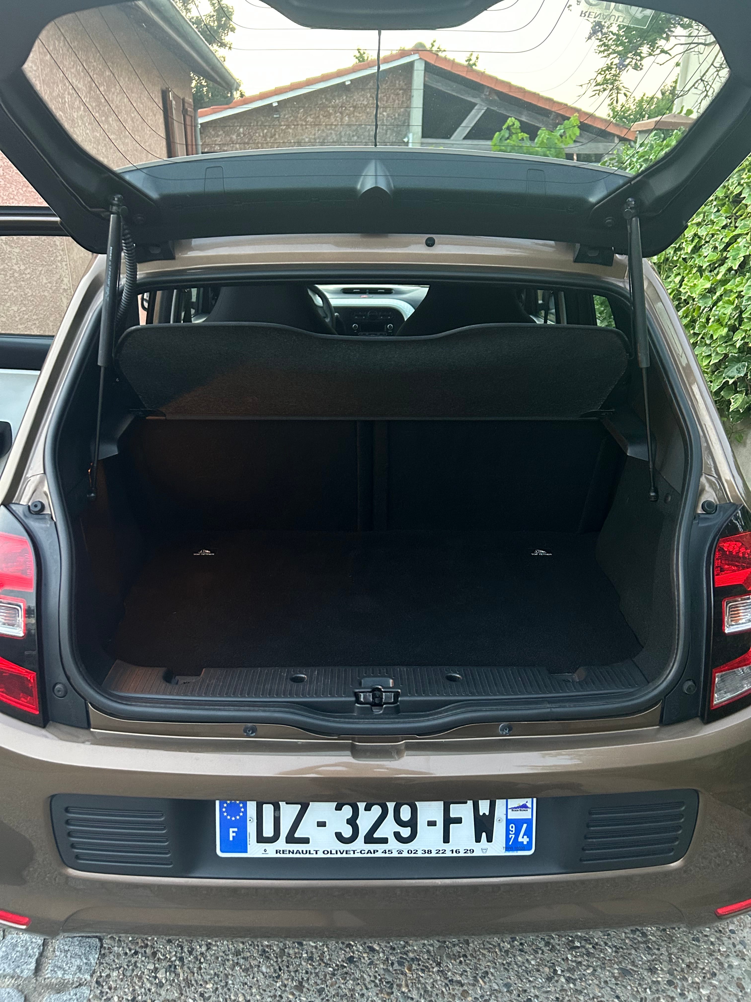 Renault Twingo avec Entrée audio / iPod