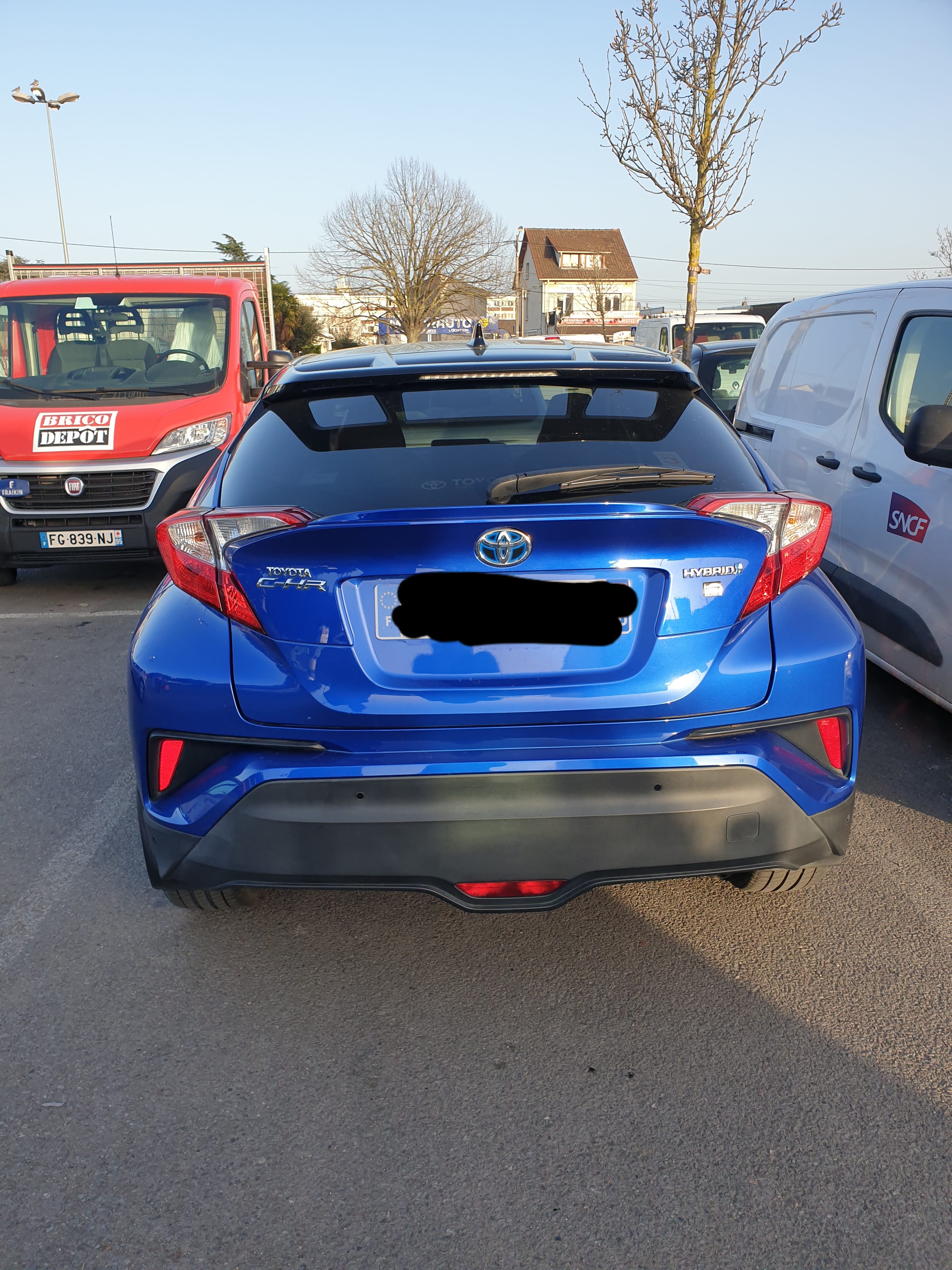 Toyota C-HR avec GPS